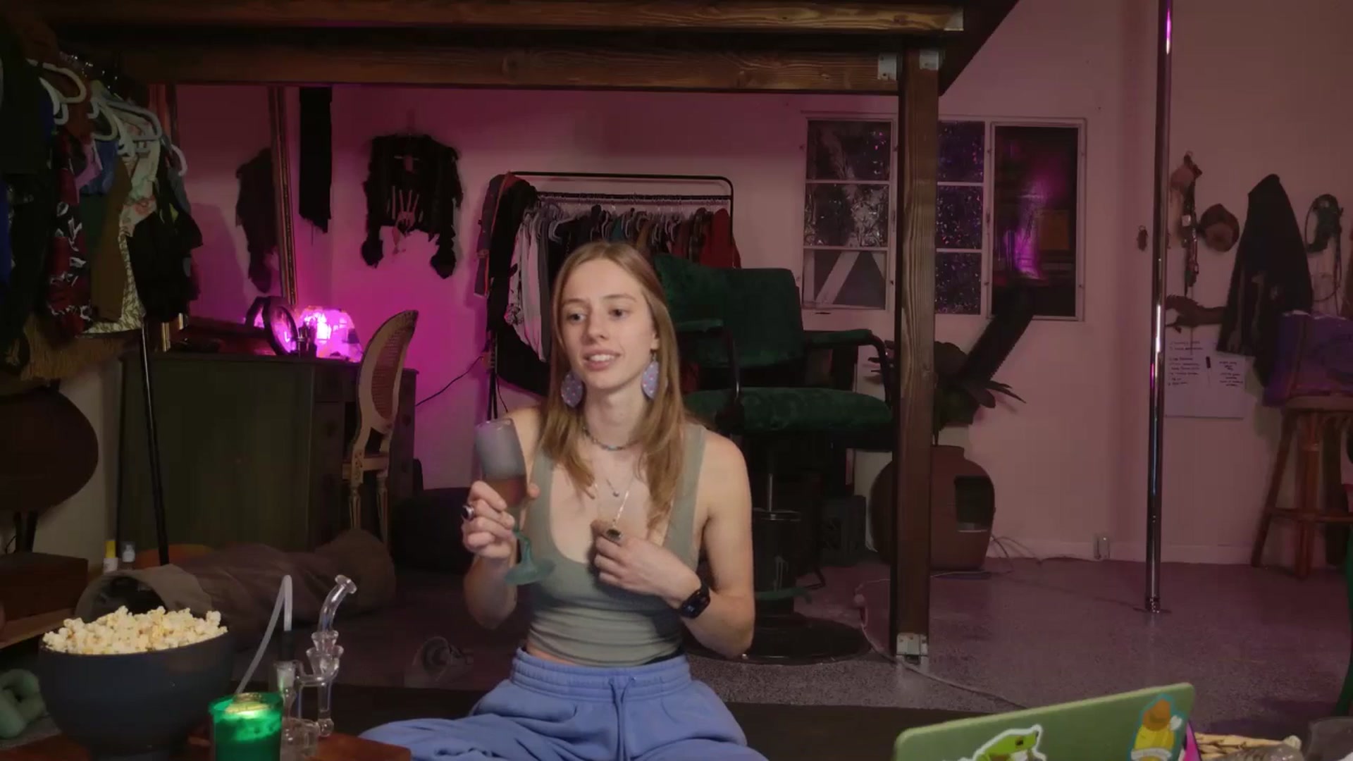 Gallery image thumbnail from ellispierce's myfreecams stream on, 11/17/2025, 11:10 image 14 of 20