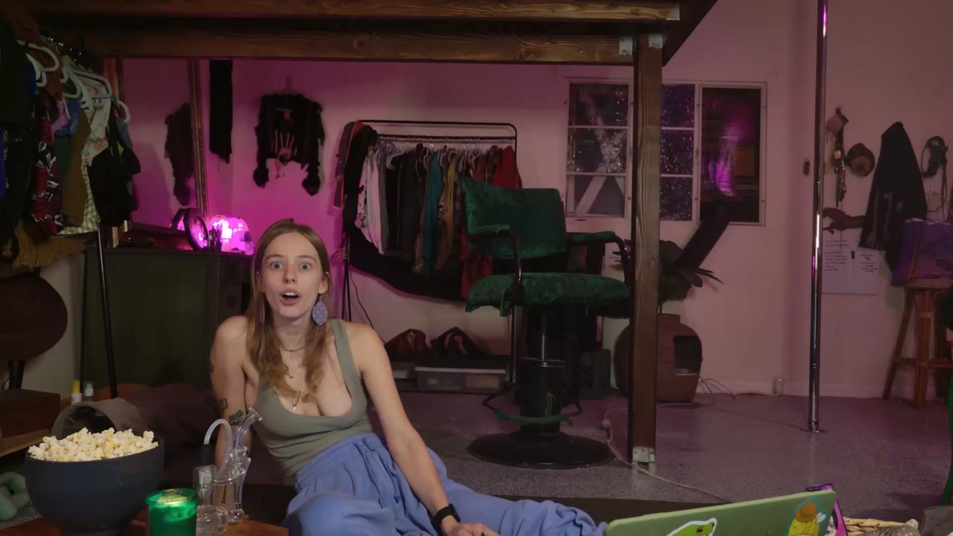 Gallery image thumbnail from ellispierce's myfreecams stream on, 11/17/2025, 11:10 image 3 of 20