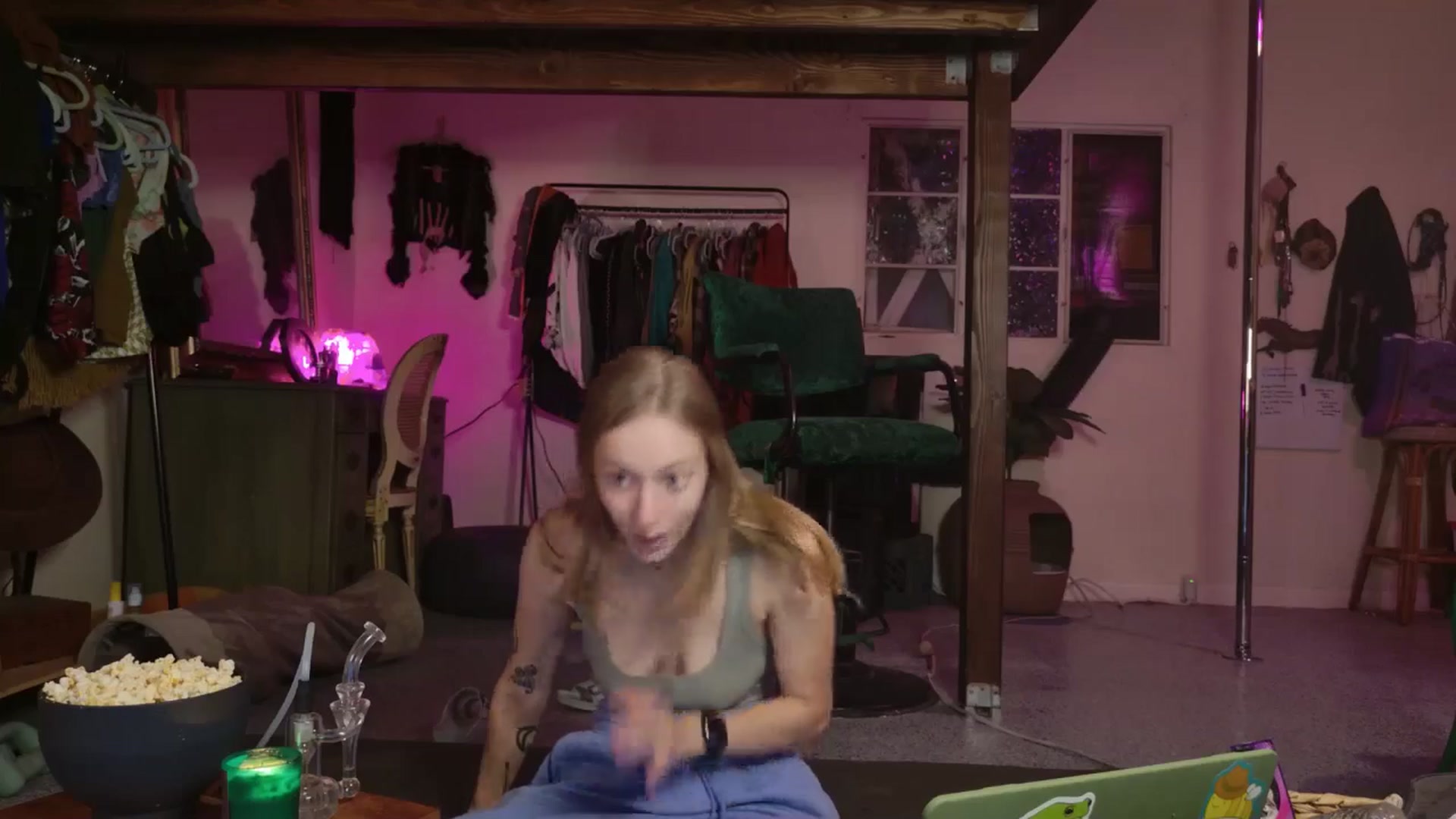 Gallery image thumbnail from ellispierce's myfreecams stream on, 11/17/2025, 11:10 image 11 of 20