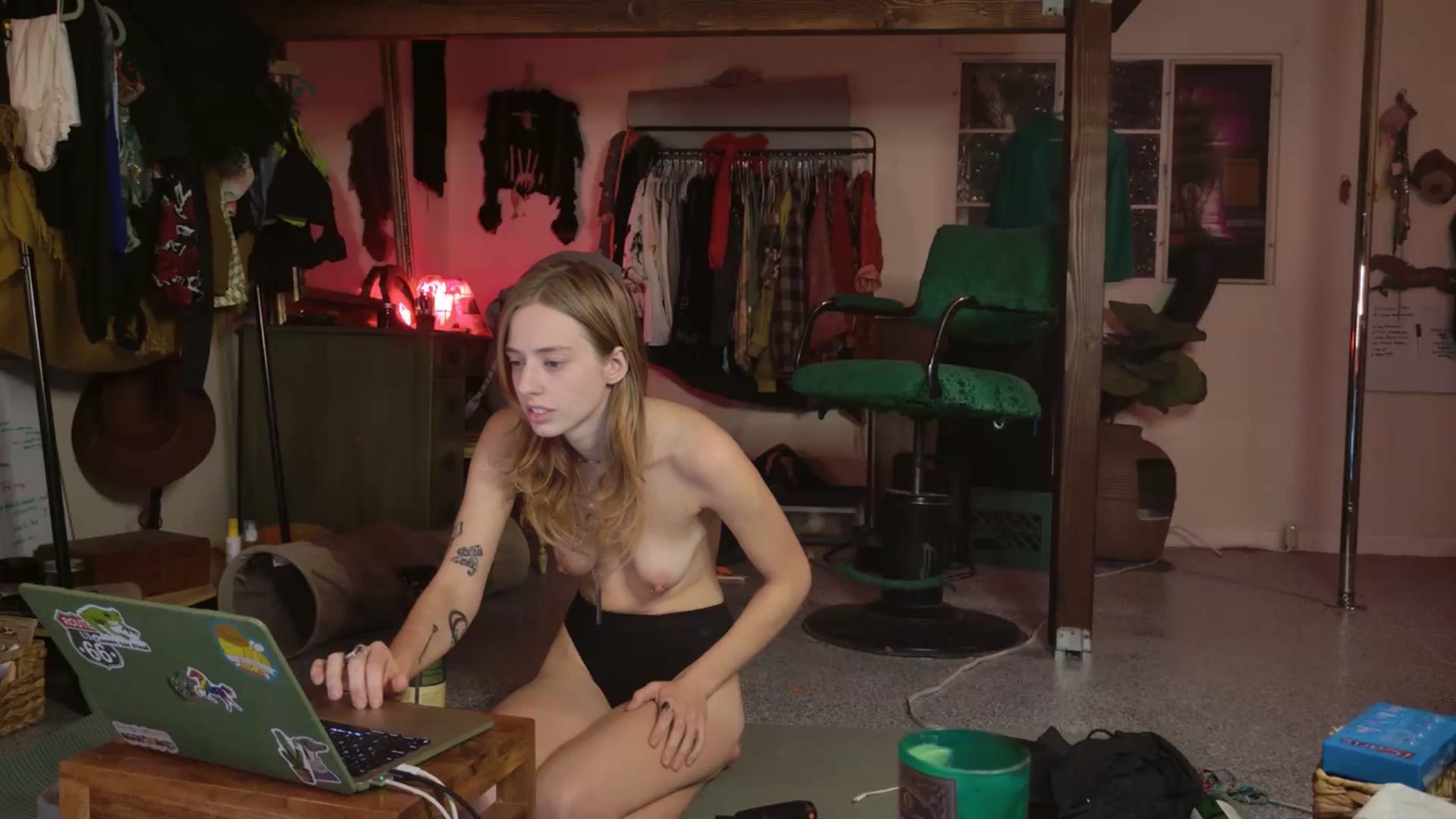 Gallery image thumbnail from ellispierce's myfreecams stream on, 11/22/2025, 08:40 image 13 of 20