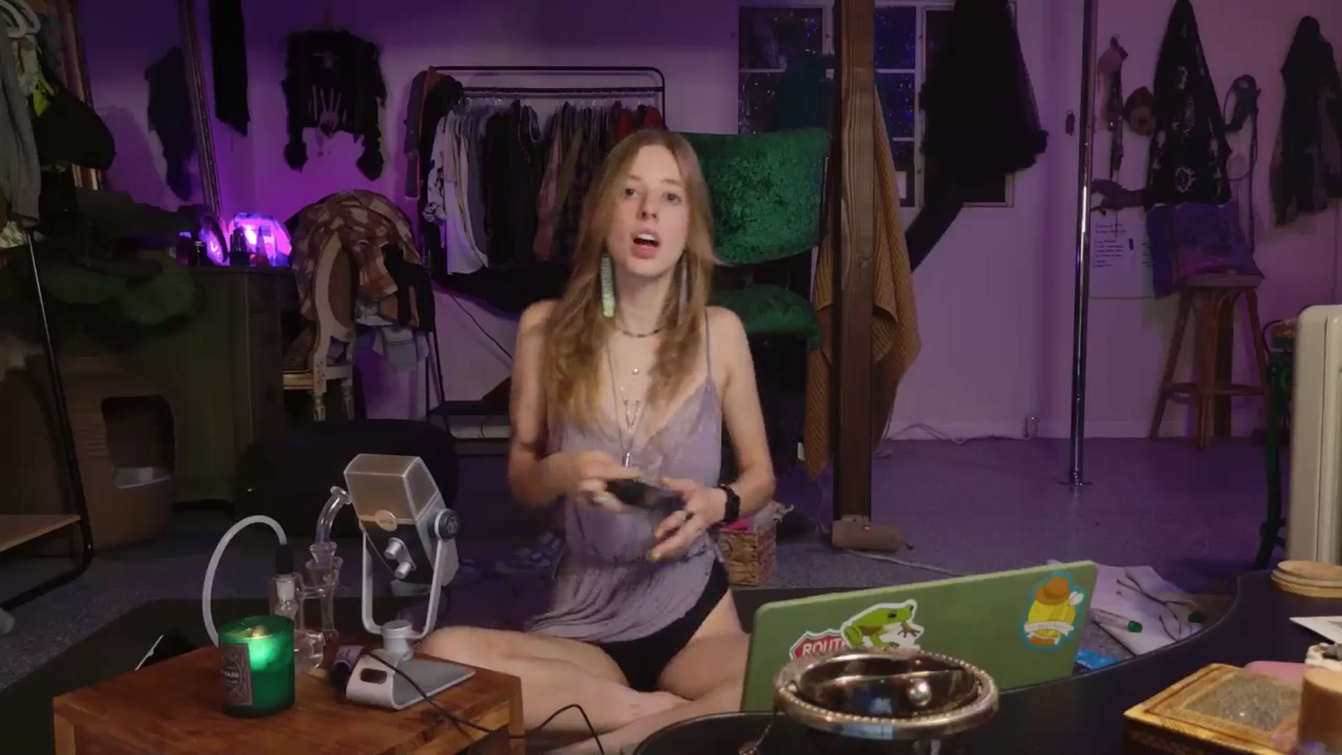 Gallery image thumbnail from ellispierce's myfreecams stream on, 11/28/2025, 08:05 image 17 of 20