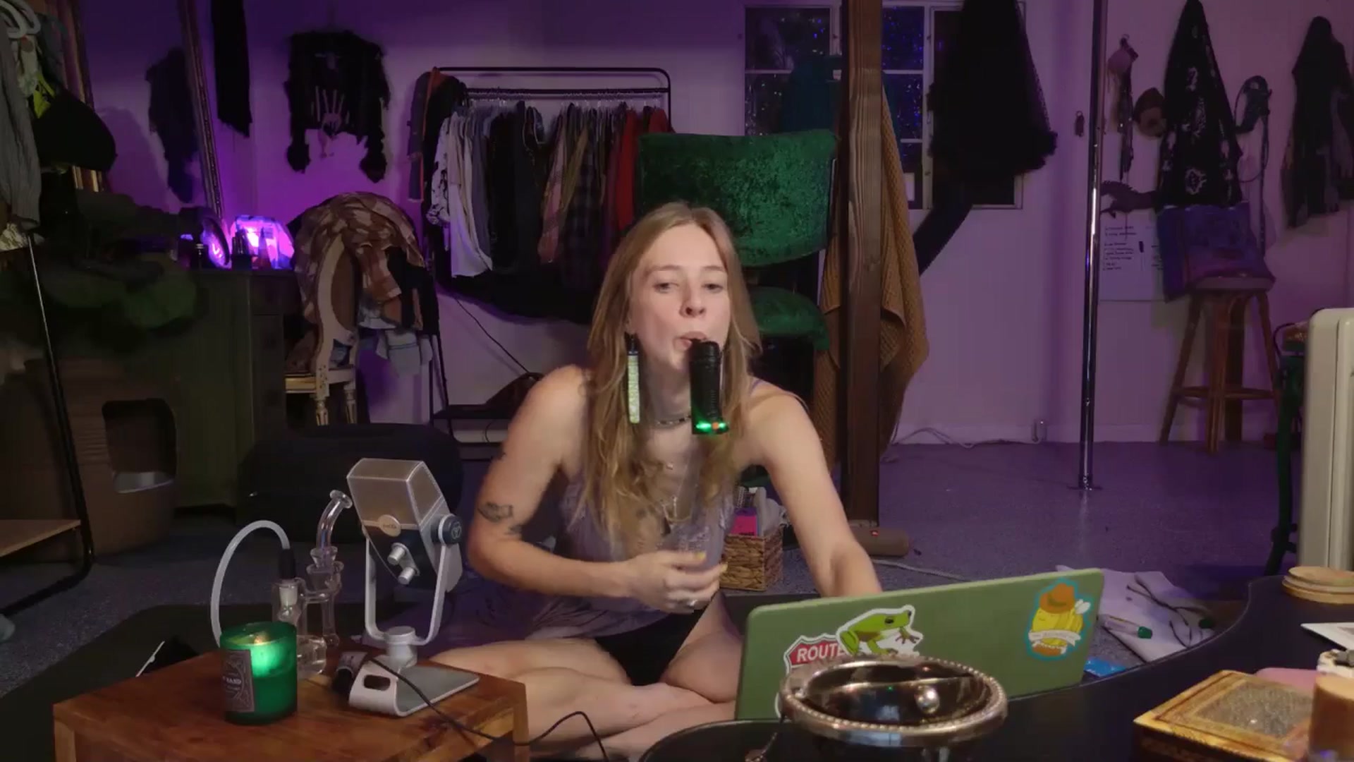 Gallery image thumbnail from ellispierce's myfreecams stream on, 11/28/2025, 08:05 image 16 of 20