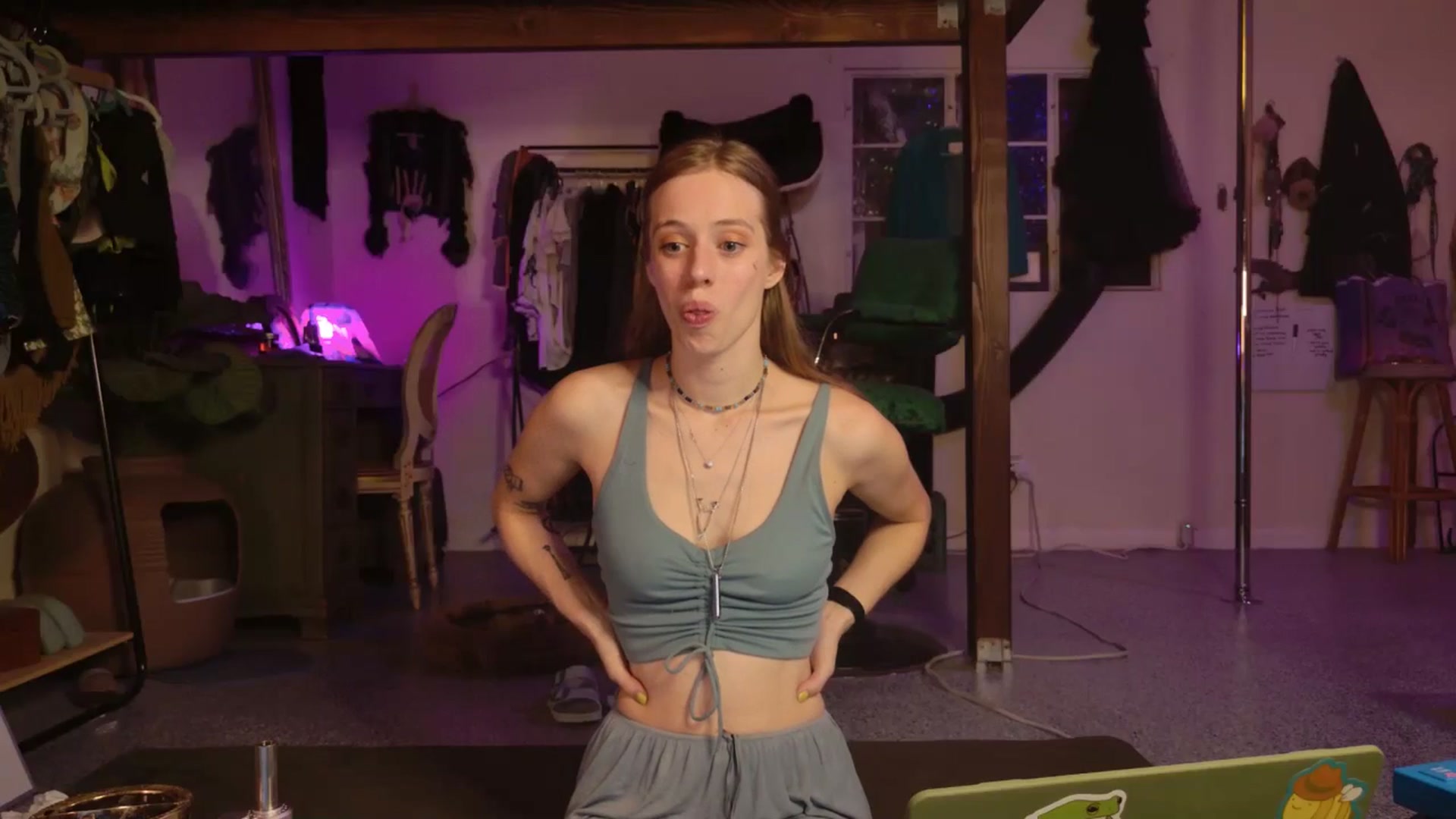 Gallery image thumbnail from ellispierce's myfreecams stream on, 12/01/2025, 08:03 image 14 of 20