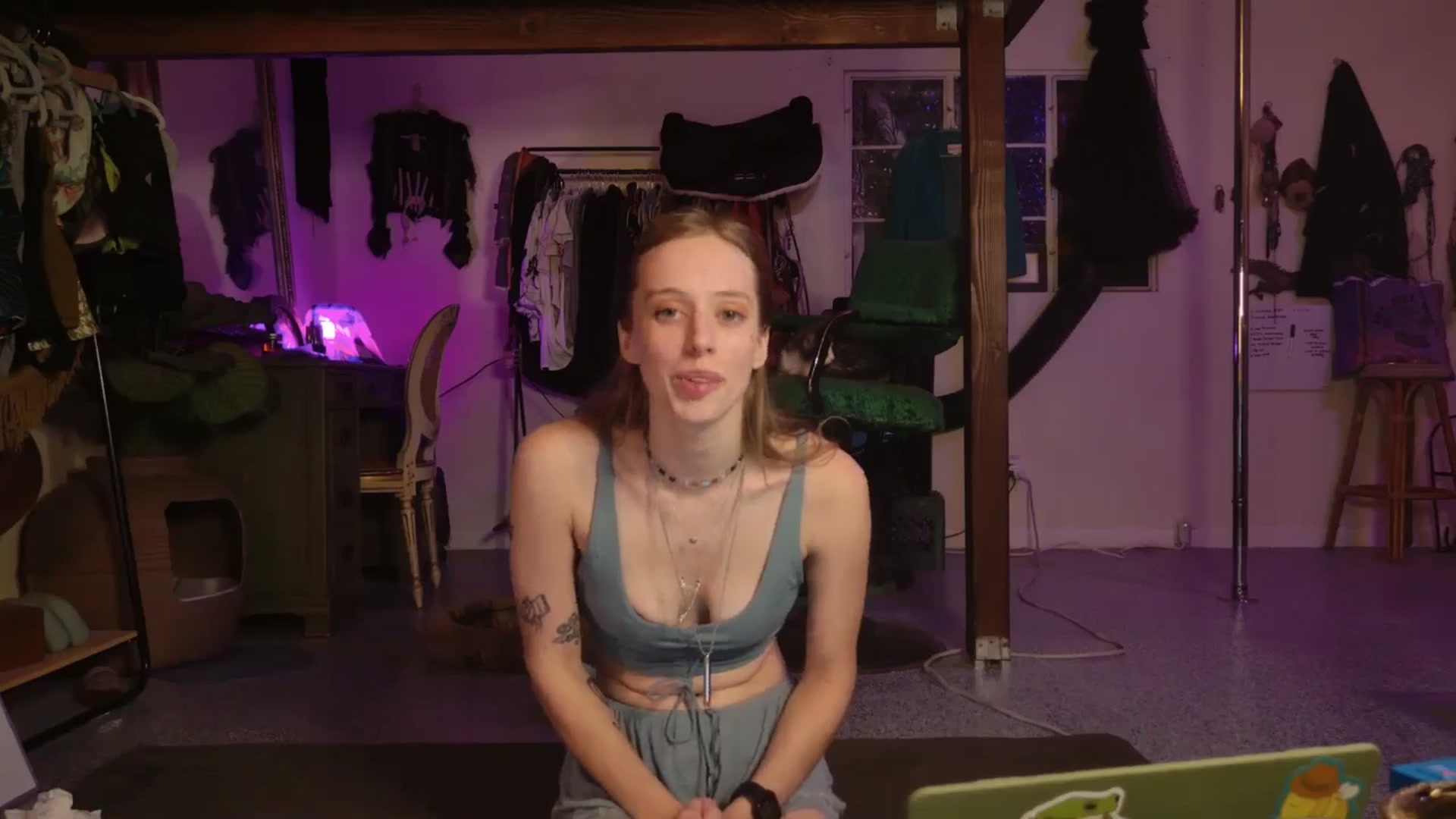 Gallery image thumbnail from ellispierce's myfreecams stream on, 12/01/2025, 08:03 image 9 of 20