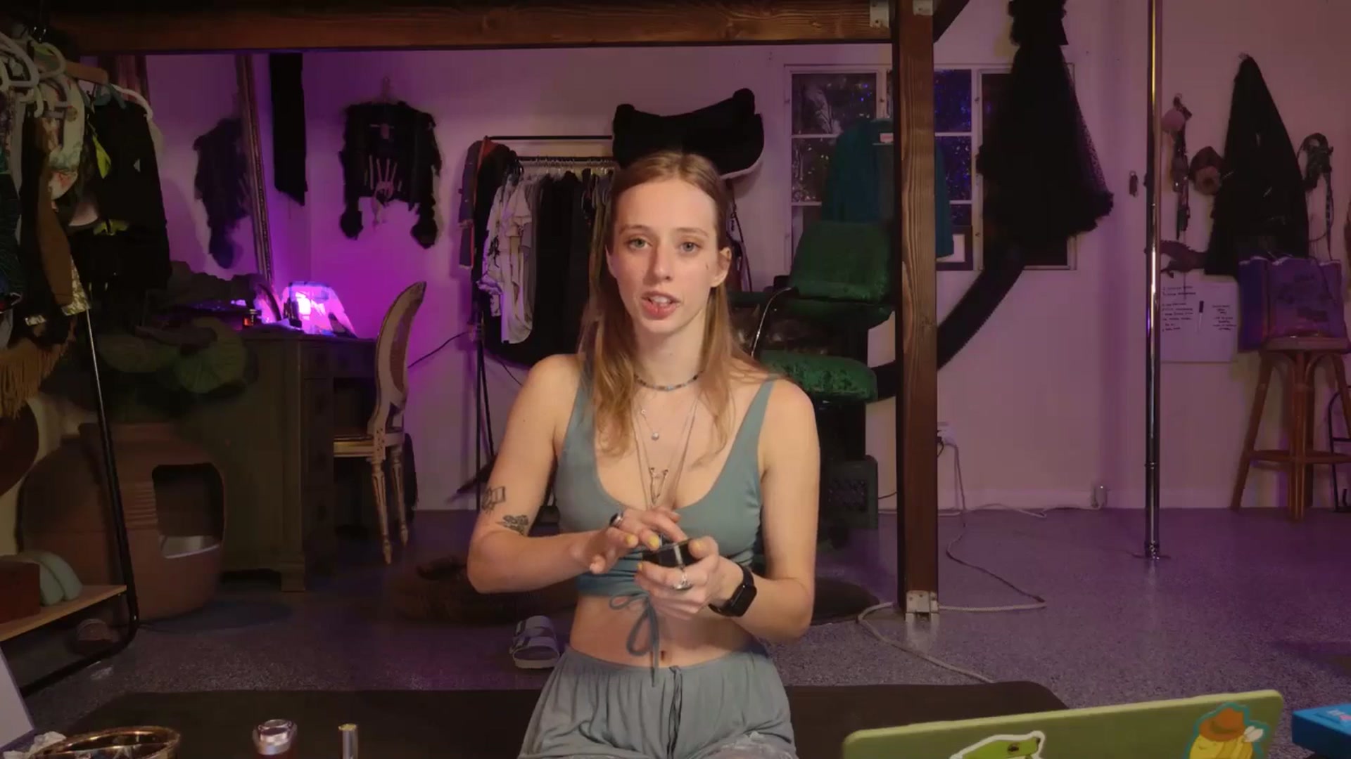 Gallery image thumbnail from ellispierce's myfreecams stream on, 12/01/2025, 08:03 image 10 of 20