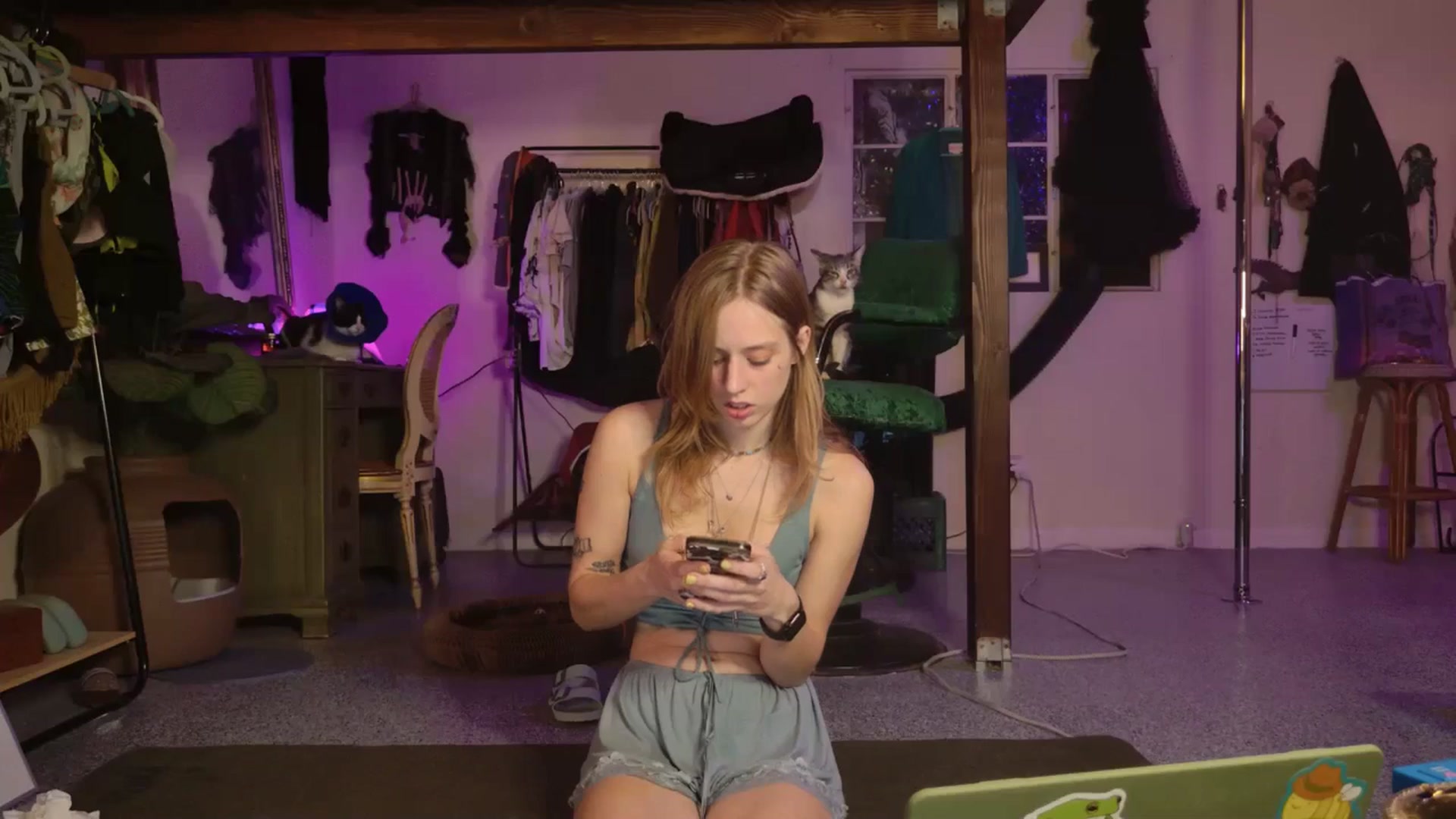 Gallery image thumbnail from ellispierce's myfreecams stream on, 12/01/2025, 08:03 image 6 of 20