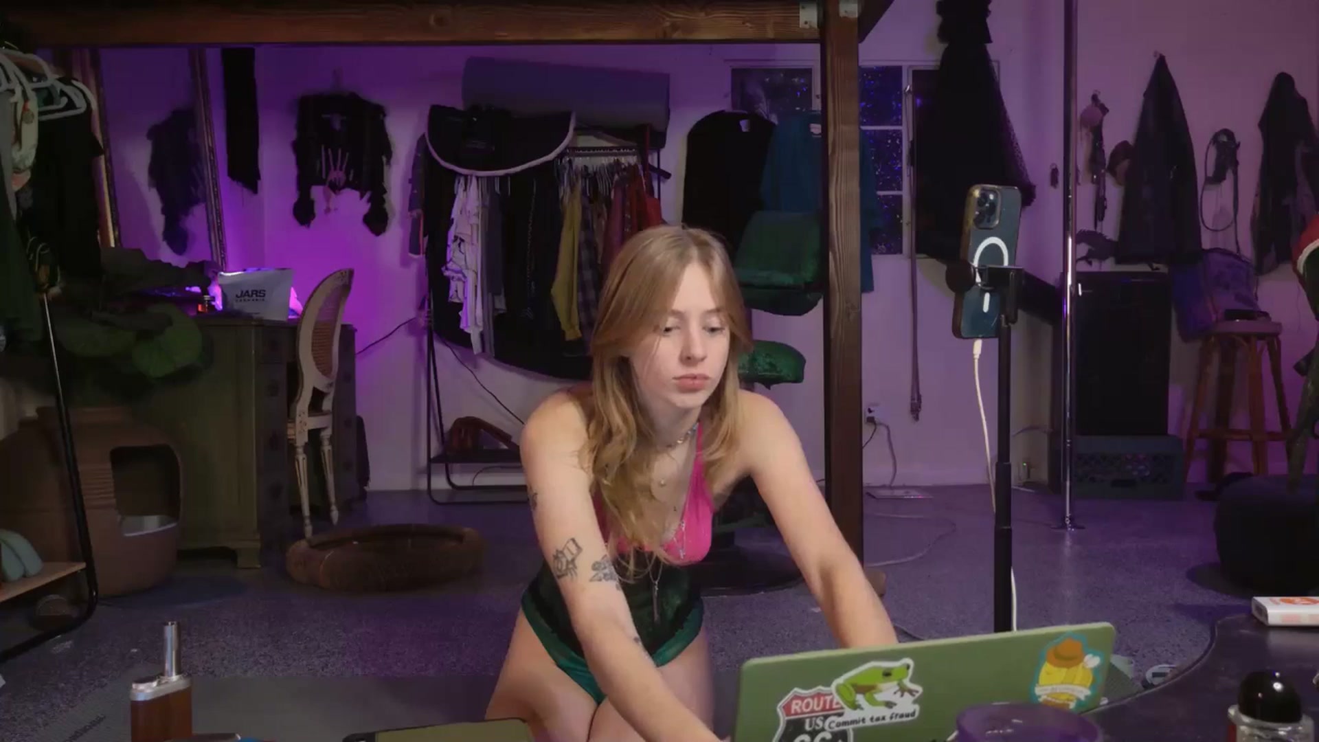 Gallery image thumbnail from ellispierce's myfreecams stream on, 12/03/2025, 09:22 image 5 of 20