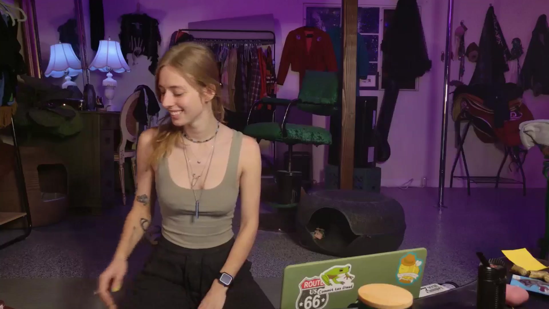 Gallery image thumbnail from ellispierce's myfreecams stream on, 12/14/2025, 08:02 image 7 of 20