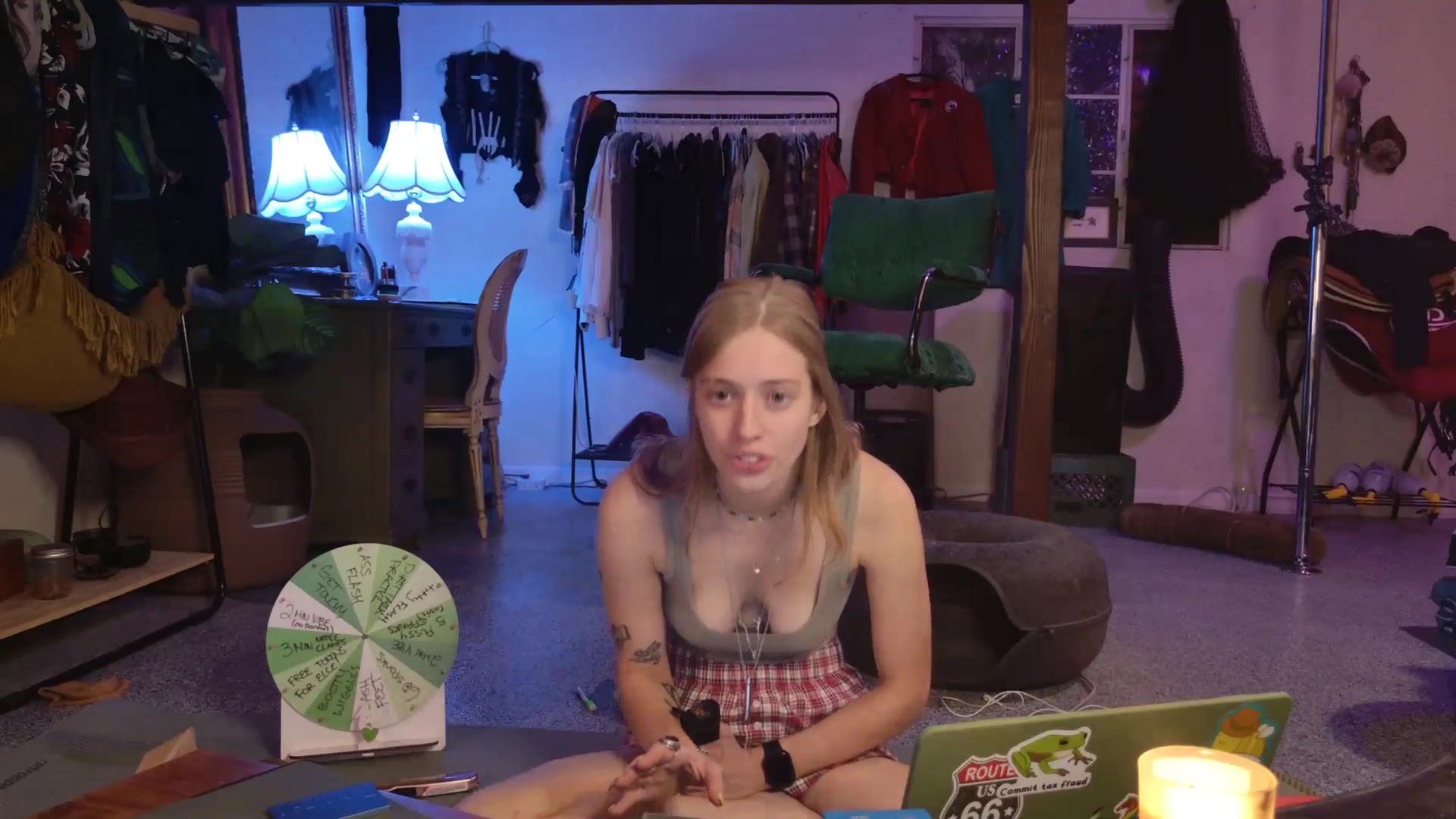 Gallery image thumbnail from ellispierce's myfreecams stream on, 12/22/2025, 08:45 image 16 of 20
