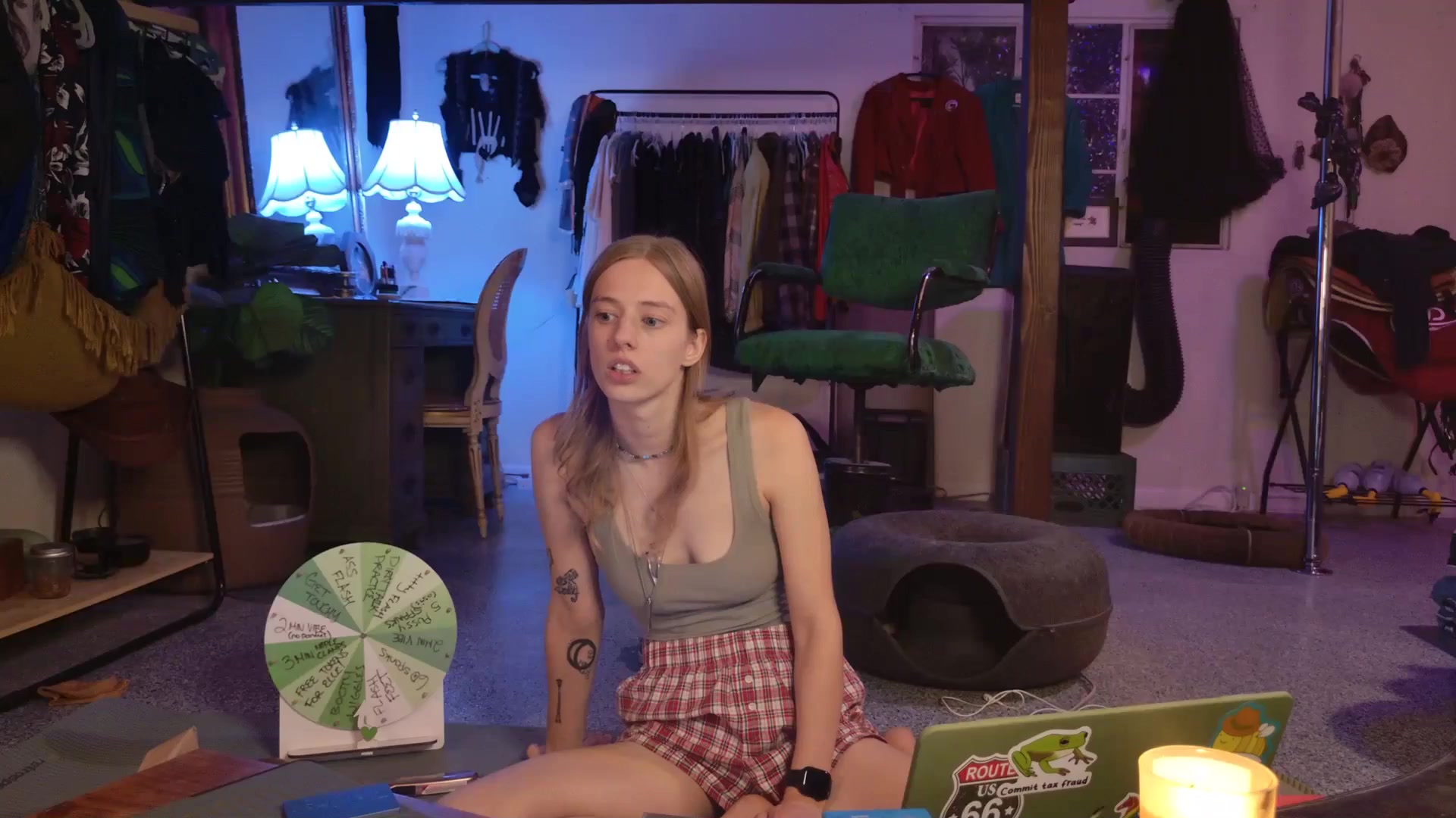 Gallery image thumbnail from ellispierce's myfreecams stream on, 12/22/2025, 08:45 image 14 of 20