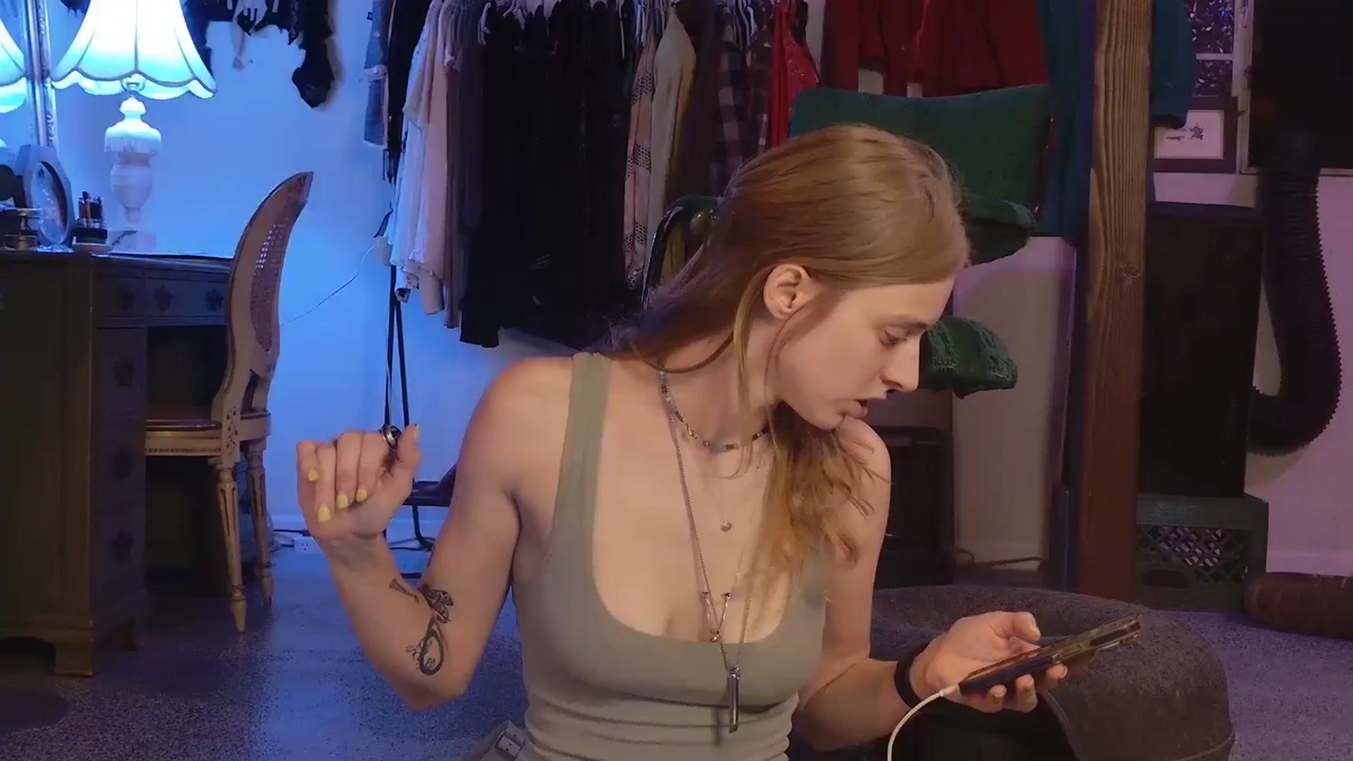 Gallery image thumbnail from ellispierce's myfreecams stream on, 12/22/2025, 11:39 image 3 of 20