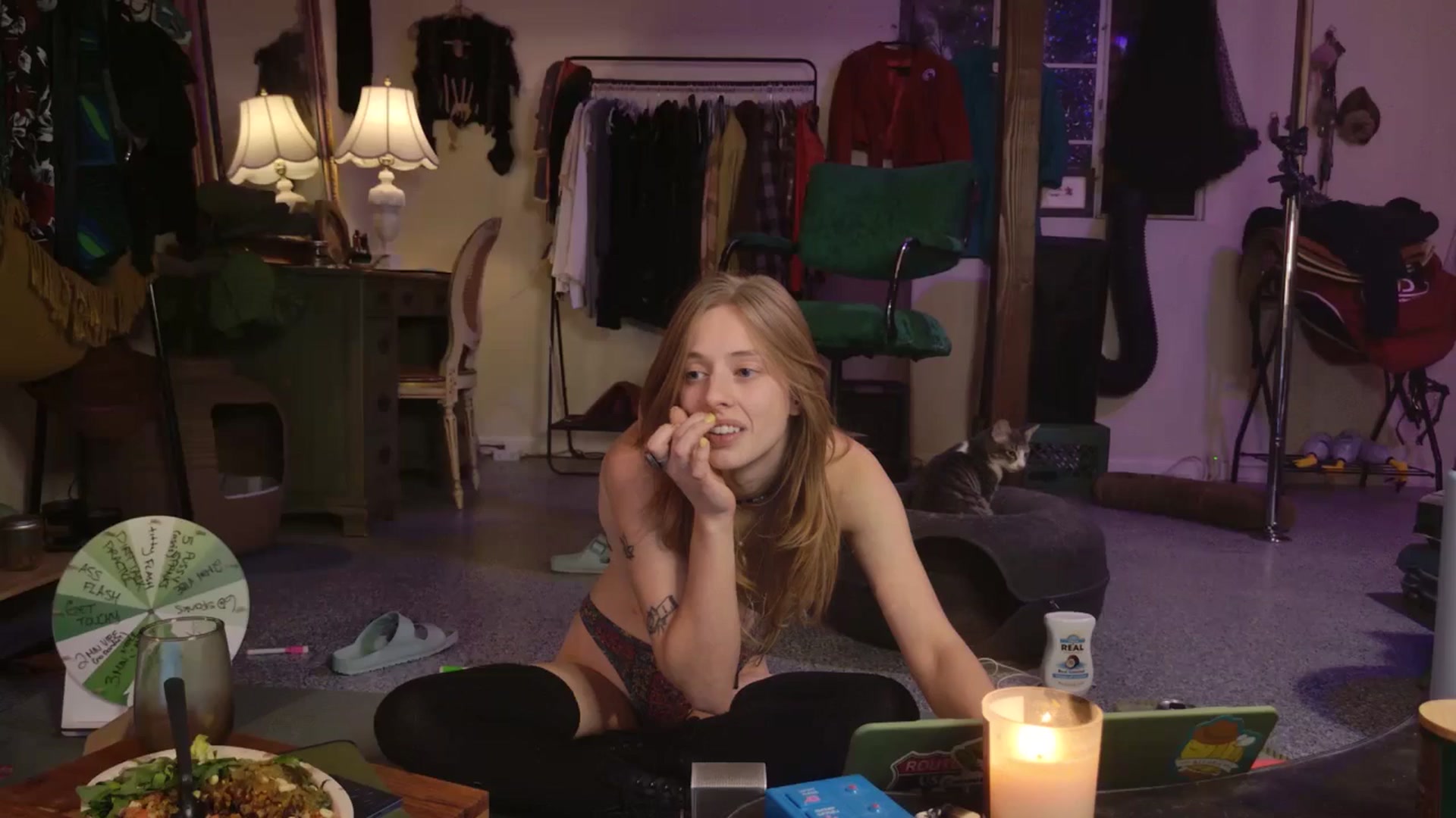 Gallery image thumbnail from ellispierce's myfreecams stream on, 12/22/2025, 11:39 image 17 of 20
