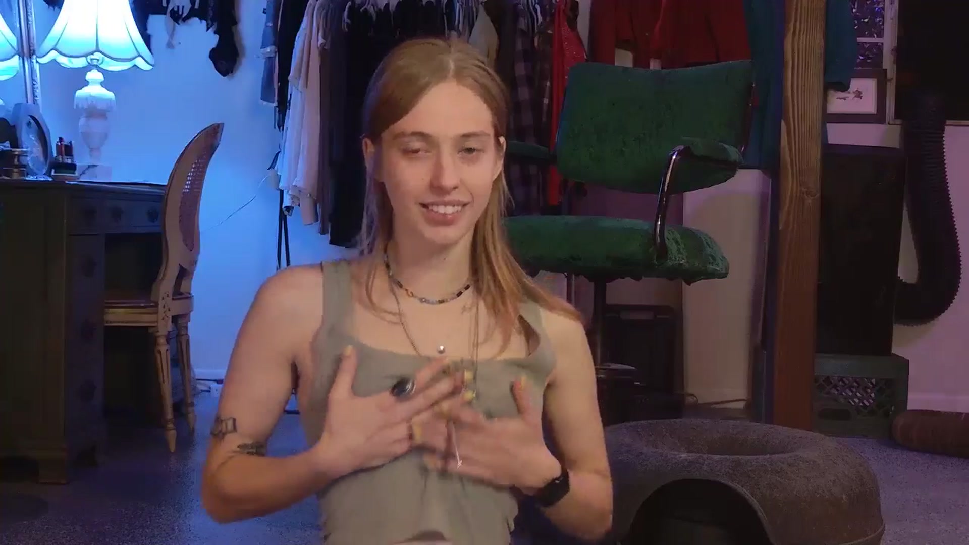 Gallery image thumbnail from ellispierce's myfreecams stream on, 12/22/2025, 11:39 image 5 of 20