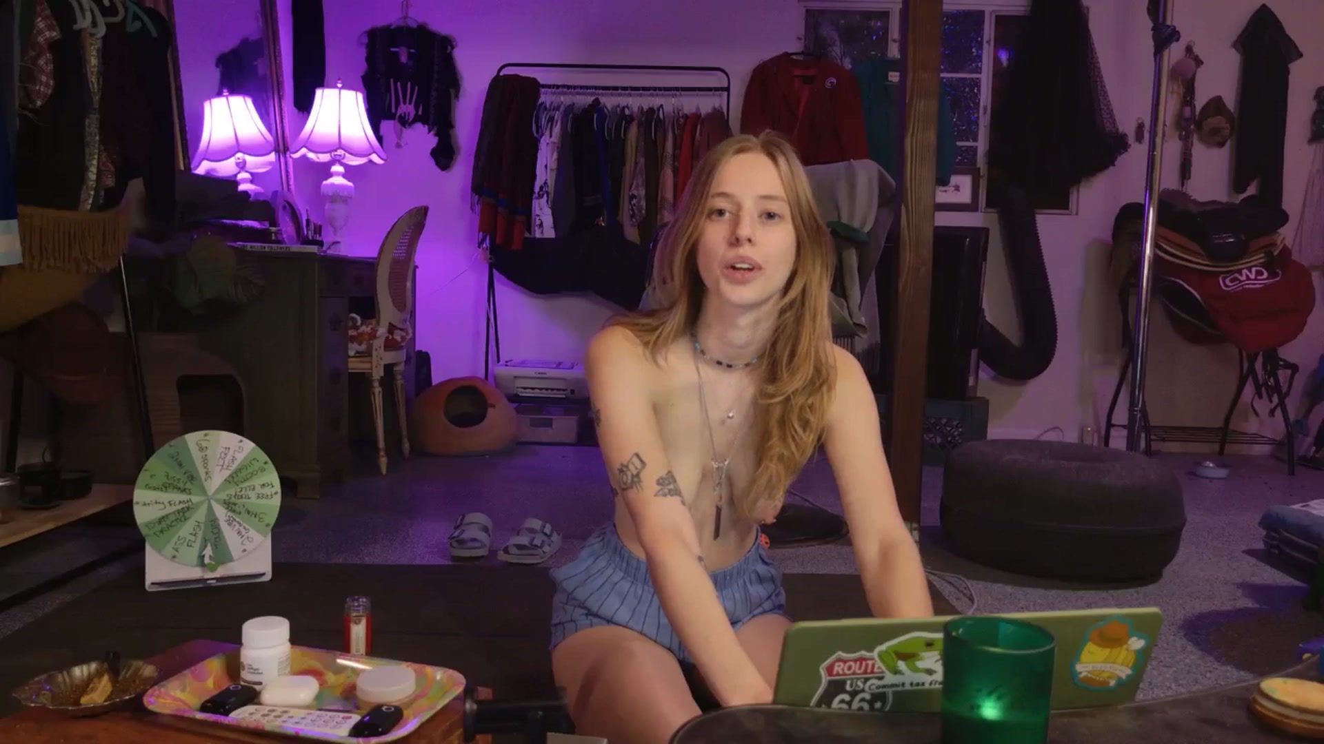Gallery image thumbnail from ellispierce's myfreecams stream on, 12/27/2025, 11:07 image 17 of 20