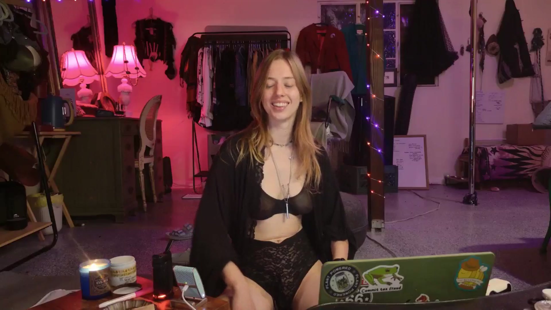 Gallery image thumbnail from ellispierce's myfreecams stream on, 01/09/2026, 10:35 image 3 of 20