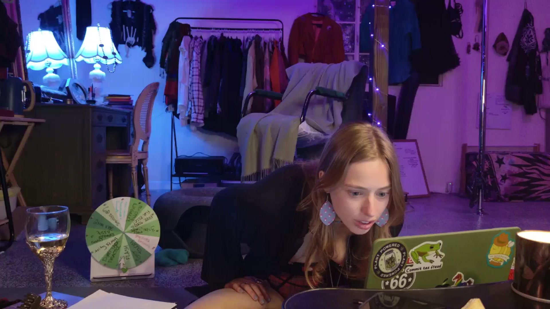 Gallery image thumbnail from ellispierce's myfreecams stream on, 01/18/2026, 08:03 image 10 of 20