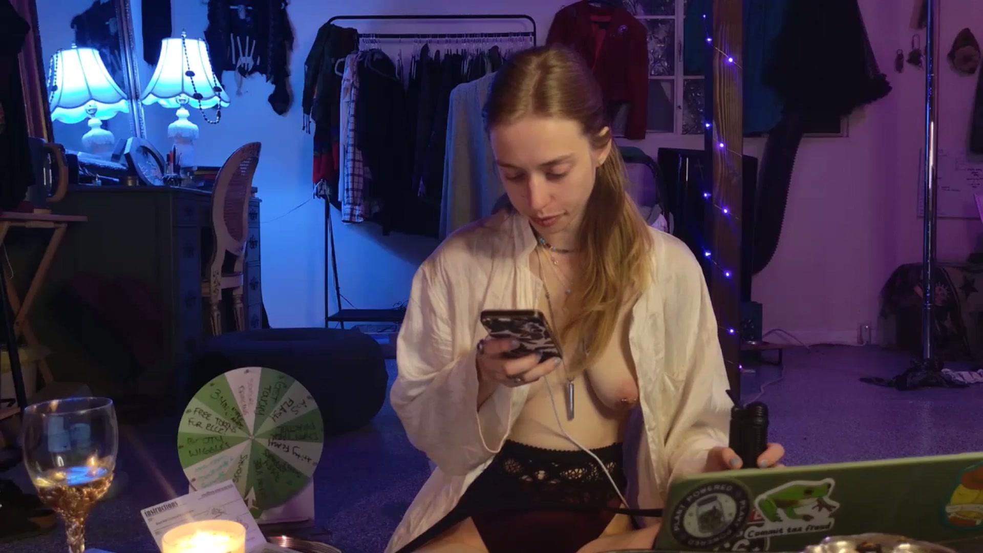Gallery image thumbnail from ellispierce's myfreecams stream on, 01/20/2026, 08:32 image 3 of 20