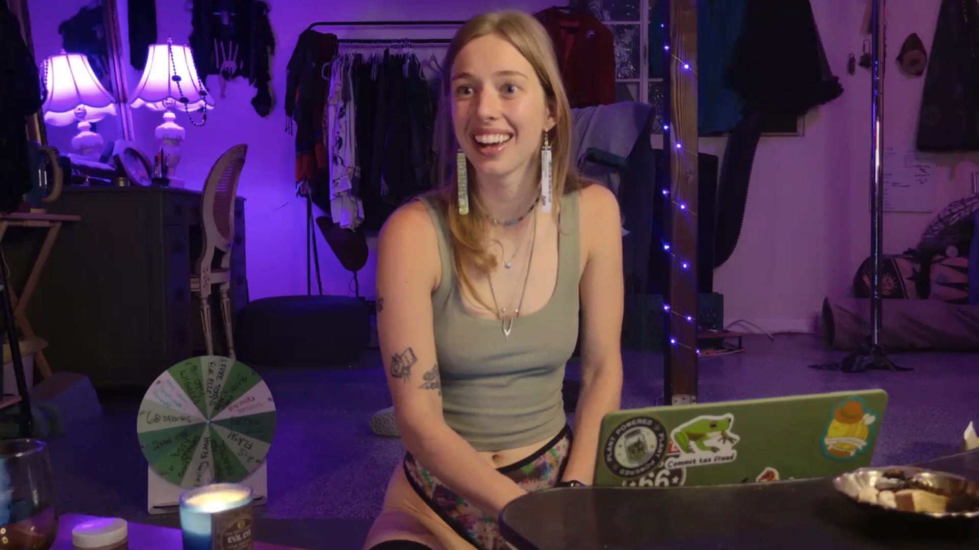 Gallery image thumbnail from ellispierce's myfreecams stream on, 01/22/2026, 08:12 image 9 of 20