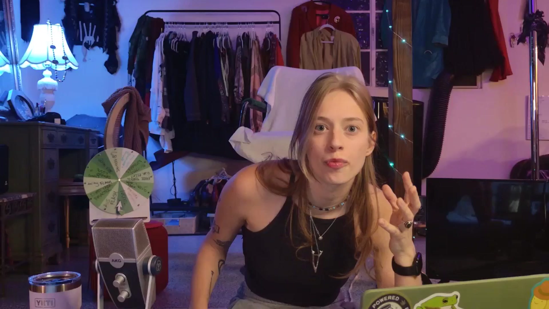 Gallery image thumbnail from ellispierce's myfreecams stream on, 01/27/2026, 08:16 image 8 of 20