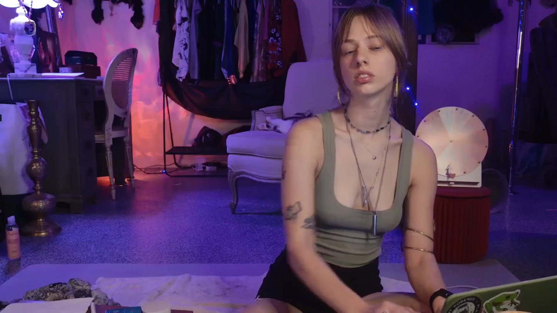 Gallery image thumbnail from ellispierce's myfreecams stream on, 03/16/2026, 09:04 image 16 of 20