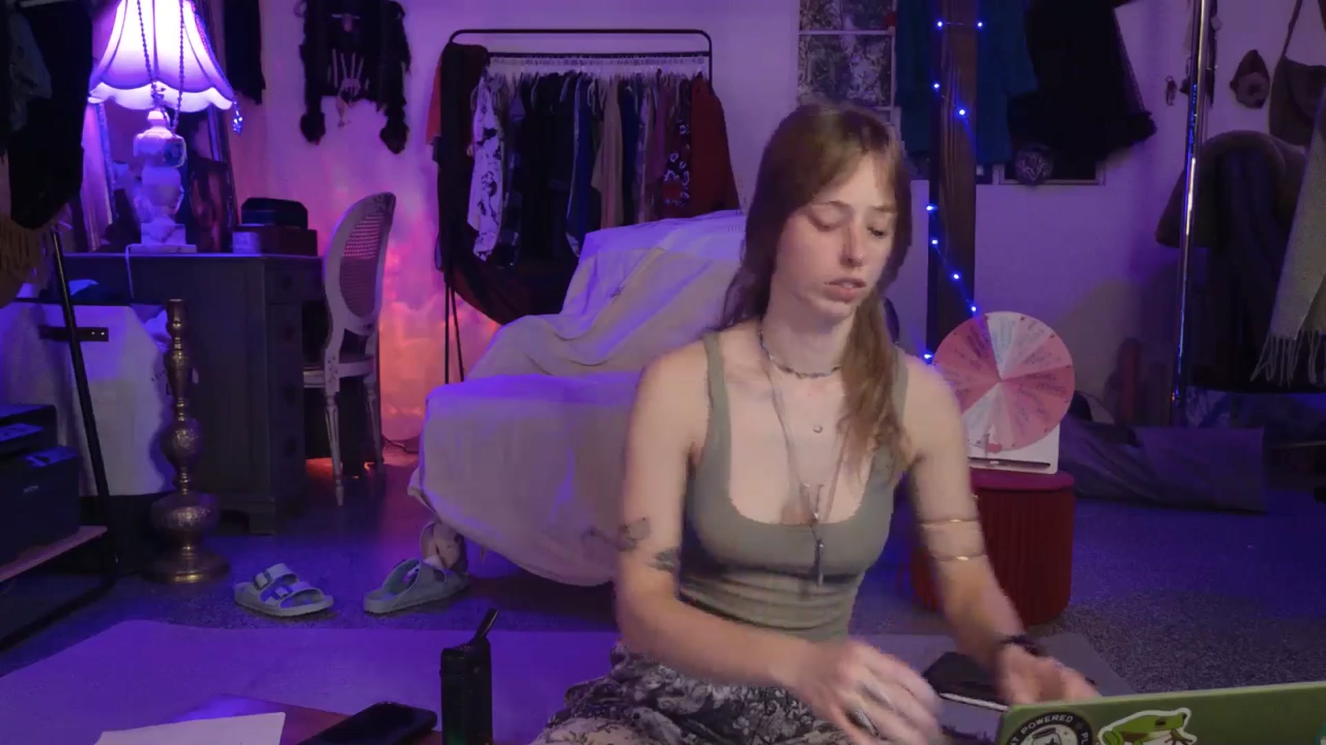 Gallery image thumbnail from ellispierce's myfreecams stream on, 03/17/2026, 07:47 image 6 of 20