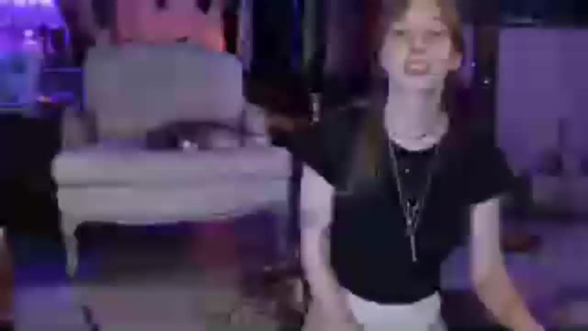Gallery image thumbnail from ellispierce's myfreecams stream on, 03/19/2026, 13:16 image 14 of 20