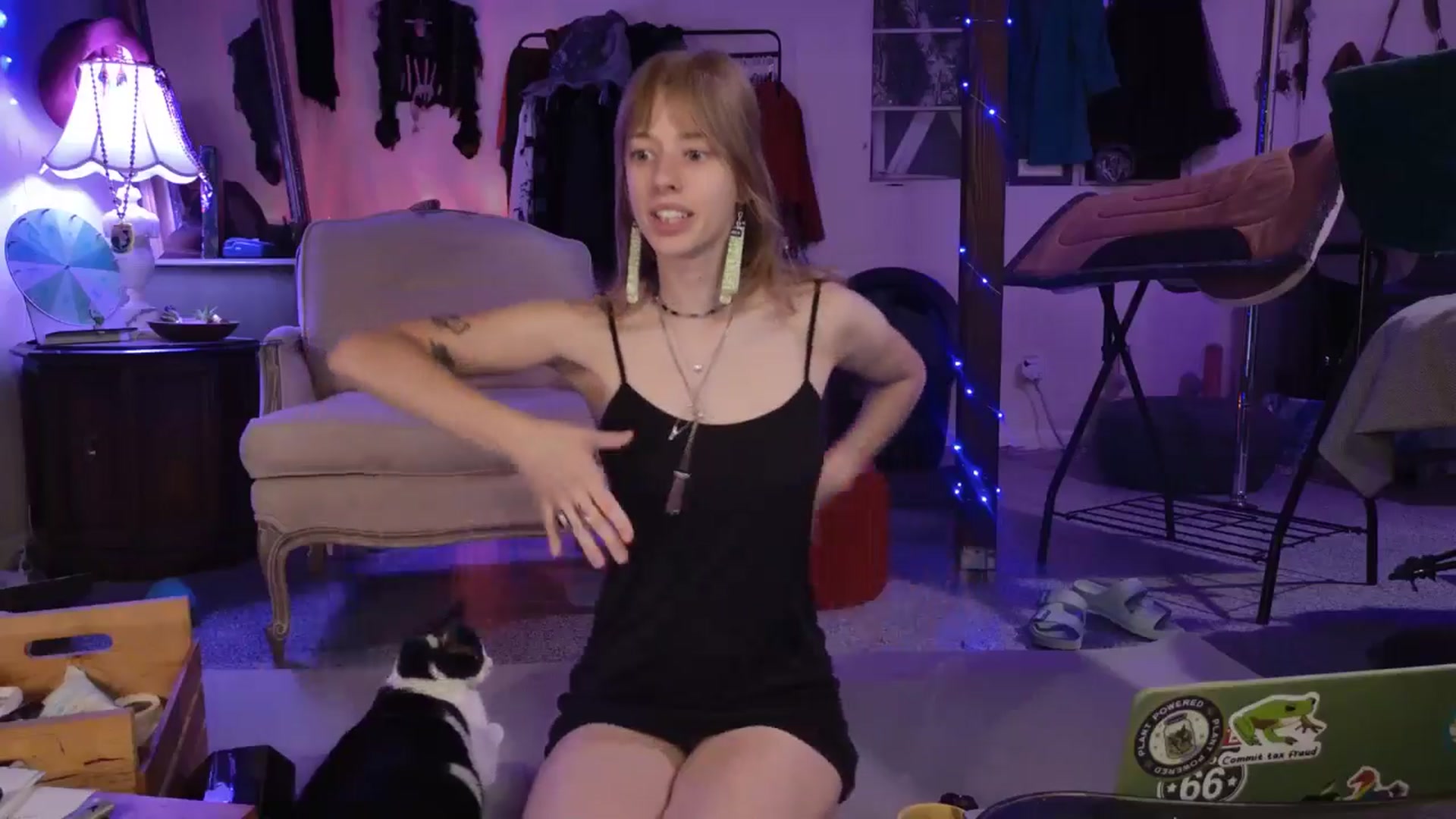 Gallery image thumbnail from ellispierce's myfreecams stream on, 03/22/2026, 07:26 image 18 of 20