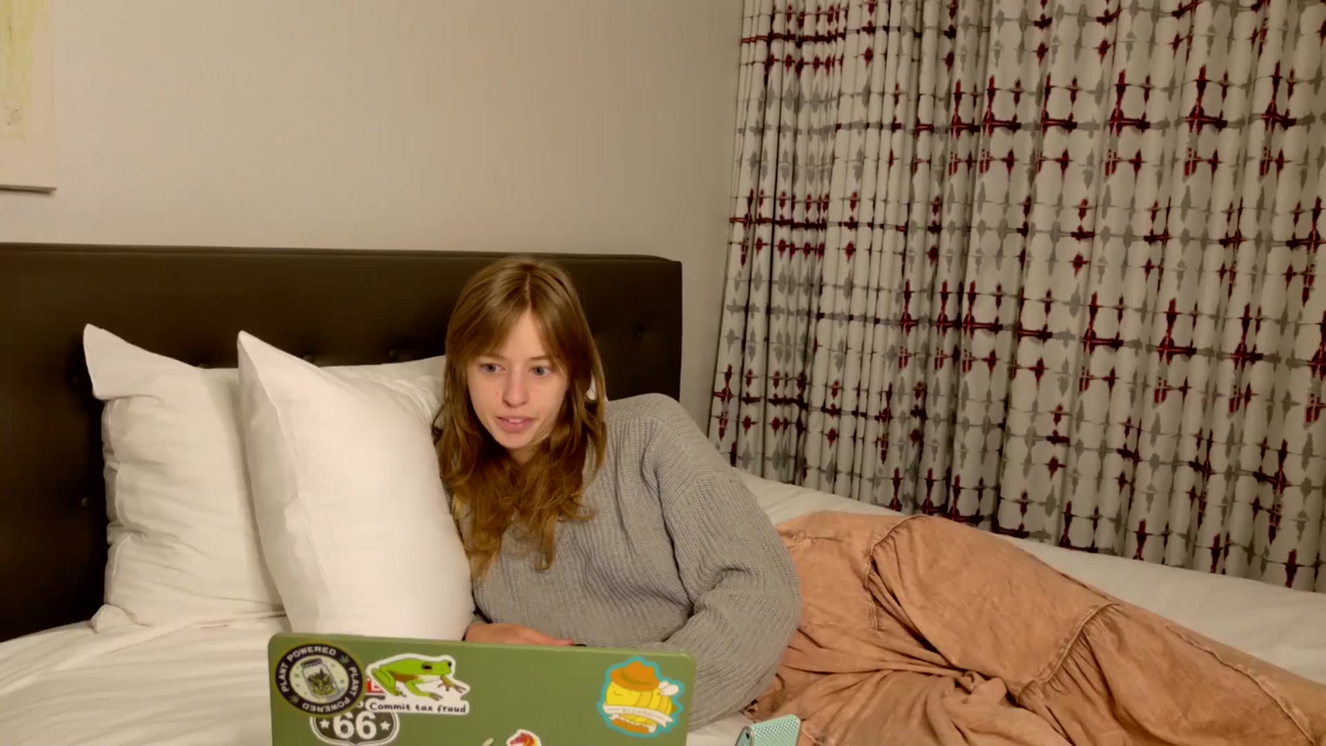 Gallery image thumbnail from ellispierce's myfreecams stream on, 03/28/2026, 14:35 image 2 of 20