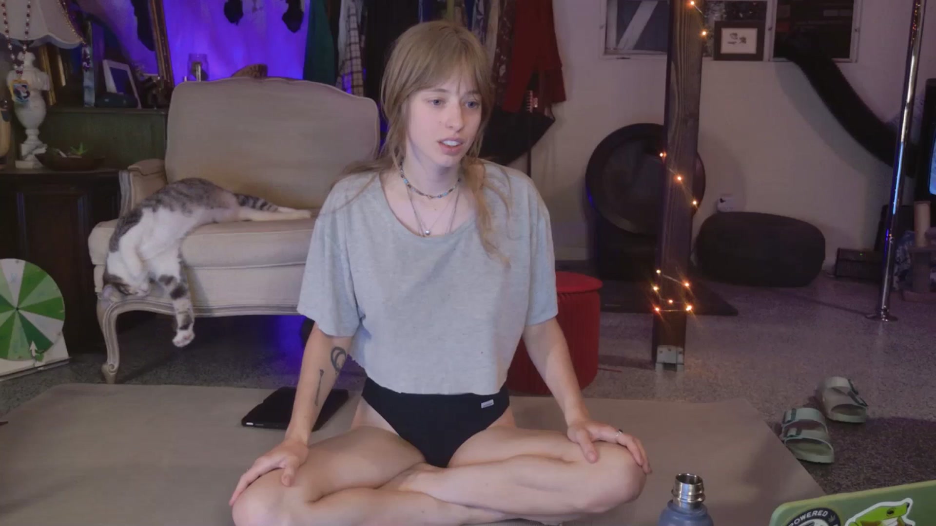 Gallery image thumbnail from ellispierce's myfreecams stream on, 04/09/2026, 08:28 image 14 of 20