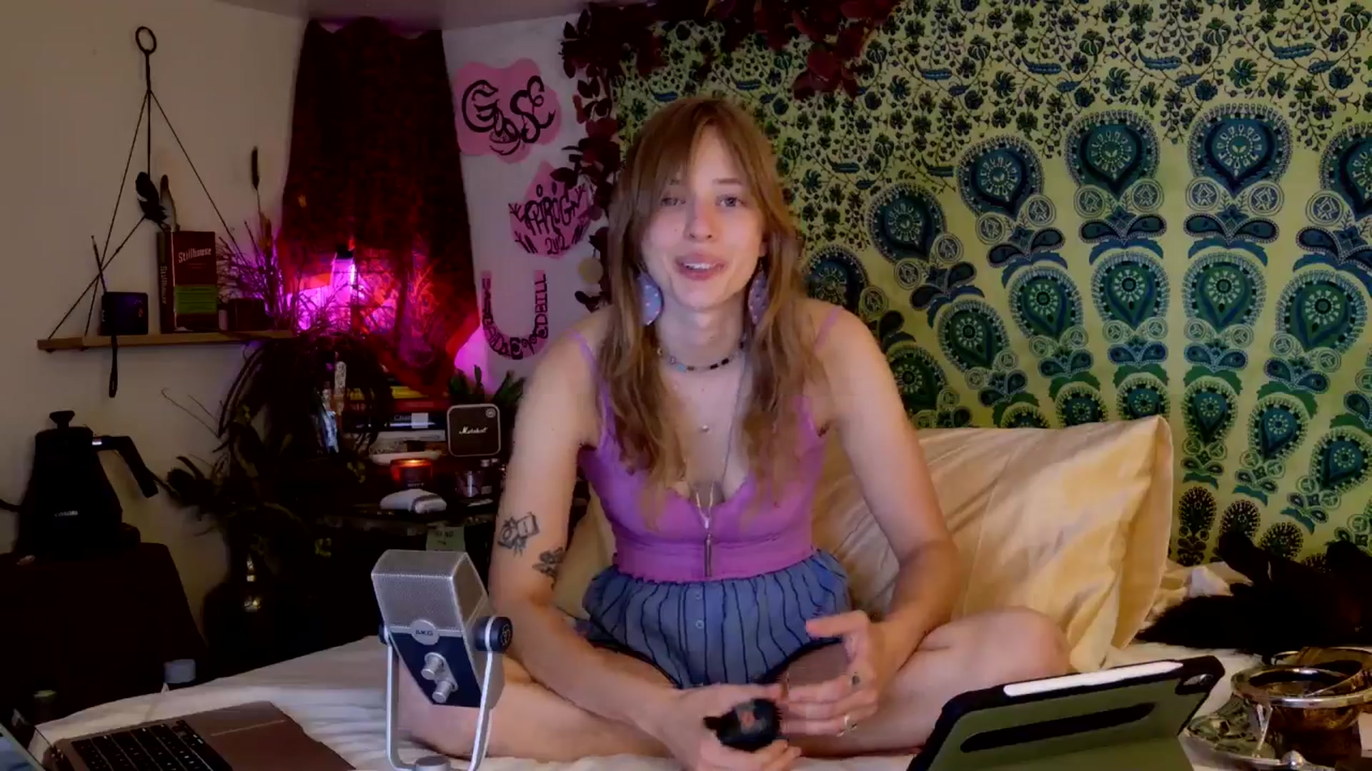 Gallery image thumbnail from ellispierce's myfreecams stream on, 04/11/2026, 10:16 image 17 of 20