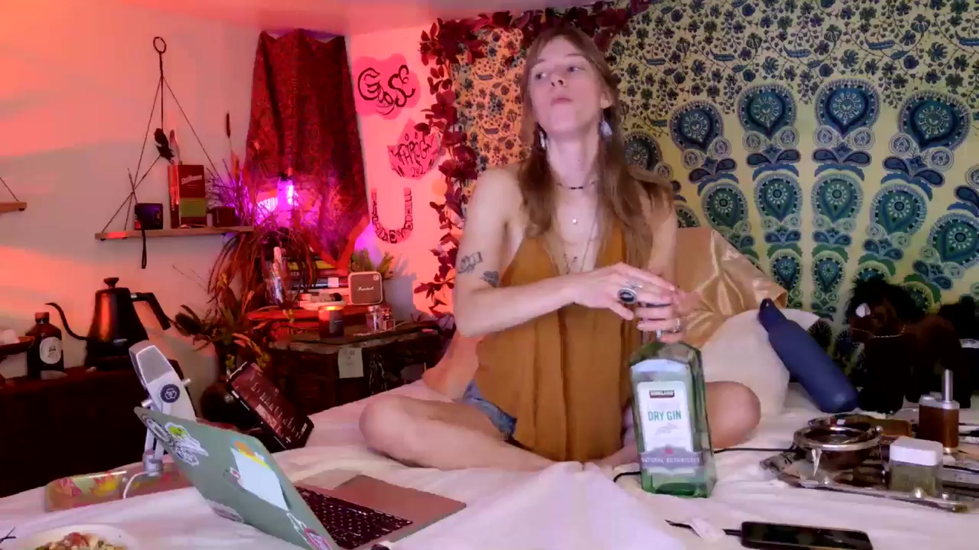 Gallery image thumbnail from ellispierce's myfreecams stream on, 04/12/2026, 07:59 image 7 of 20