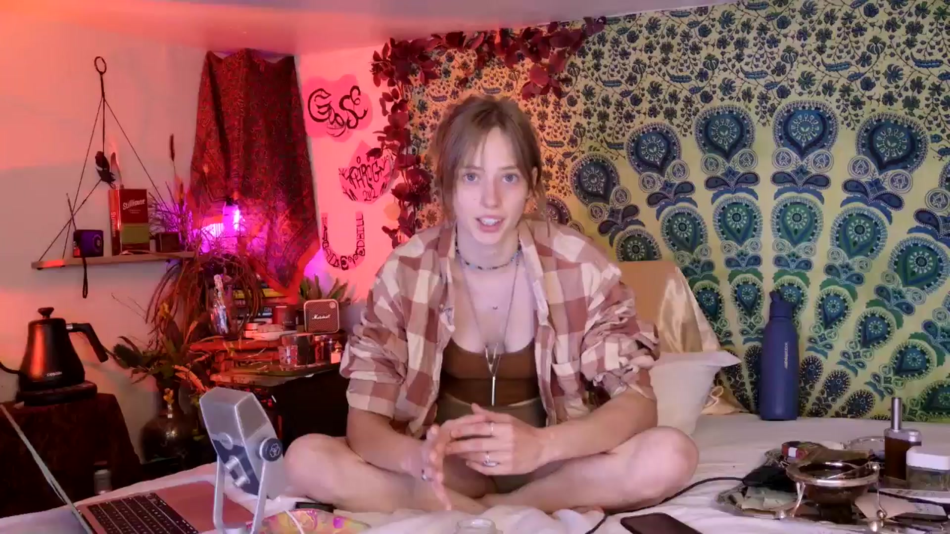 Gallery image thumbnail from ellispierce's myfreecams stream on, 04/13/2026, 08:47 image 1 of 20