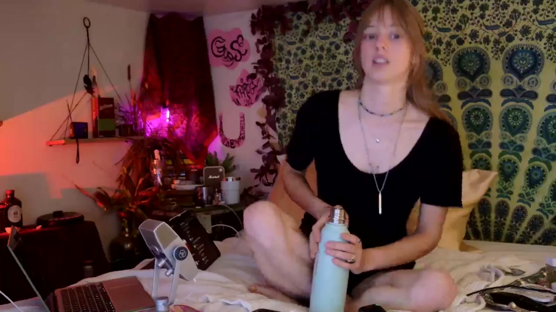 Gallery image thumbnail from ellispierce's myfreecams stream on, 04/16/2026, 07:04 image 4 of 20