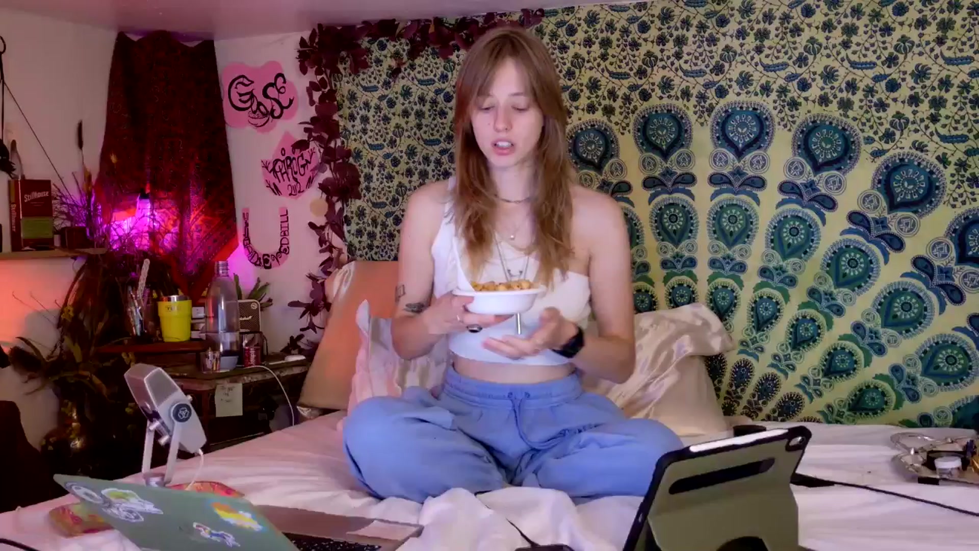 Gallery image thumbnail from ellispierce's myfreecams stream on, 04/24/2026, 09:55 image 1 of 20