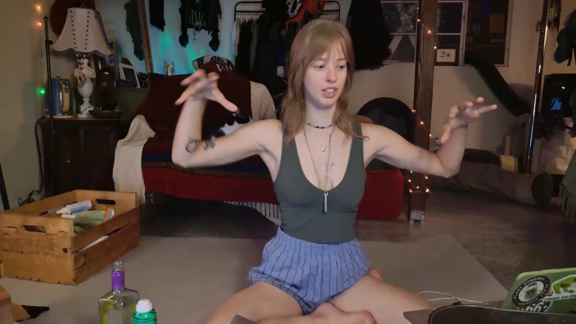Gallery image thumbnail from ellispierce's myfreecams stream on, 04/29/2026, 09:09 image 12 of 20