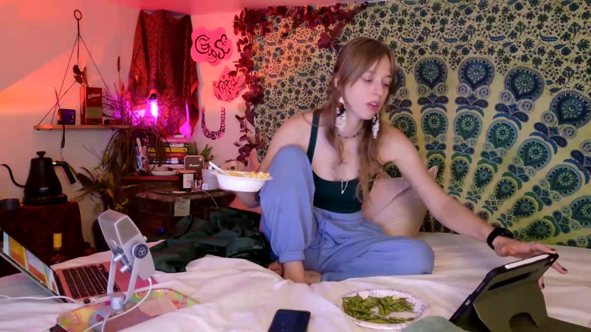 Gallery image thumbnail from ellispierce's myfreecams stream on, 05/14/2026, 08:26 image 12 of 20