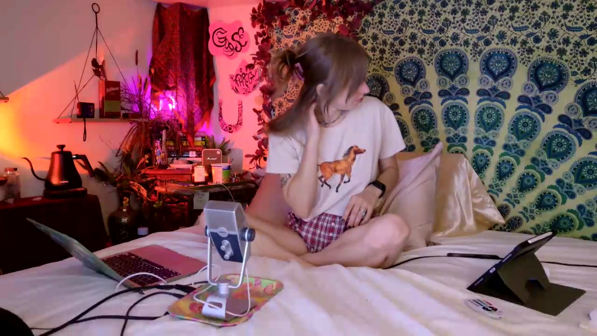 Gallery image thumbnail from ellispierce's myfreecams stream on, 05/17/2026, 07:45 image 8 of 20
