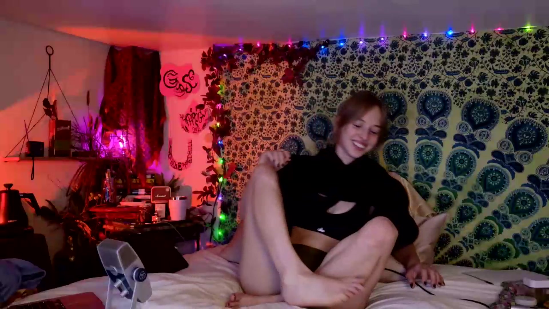Gallery image thumbnail from ellispierce's myfreecams stream on, 05/19/2026, 10:03 image 10 of 20