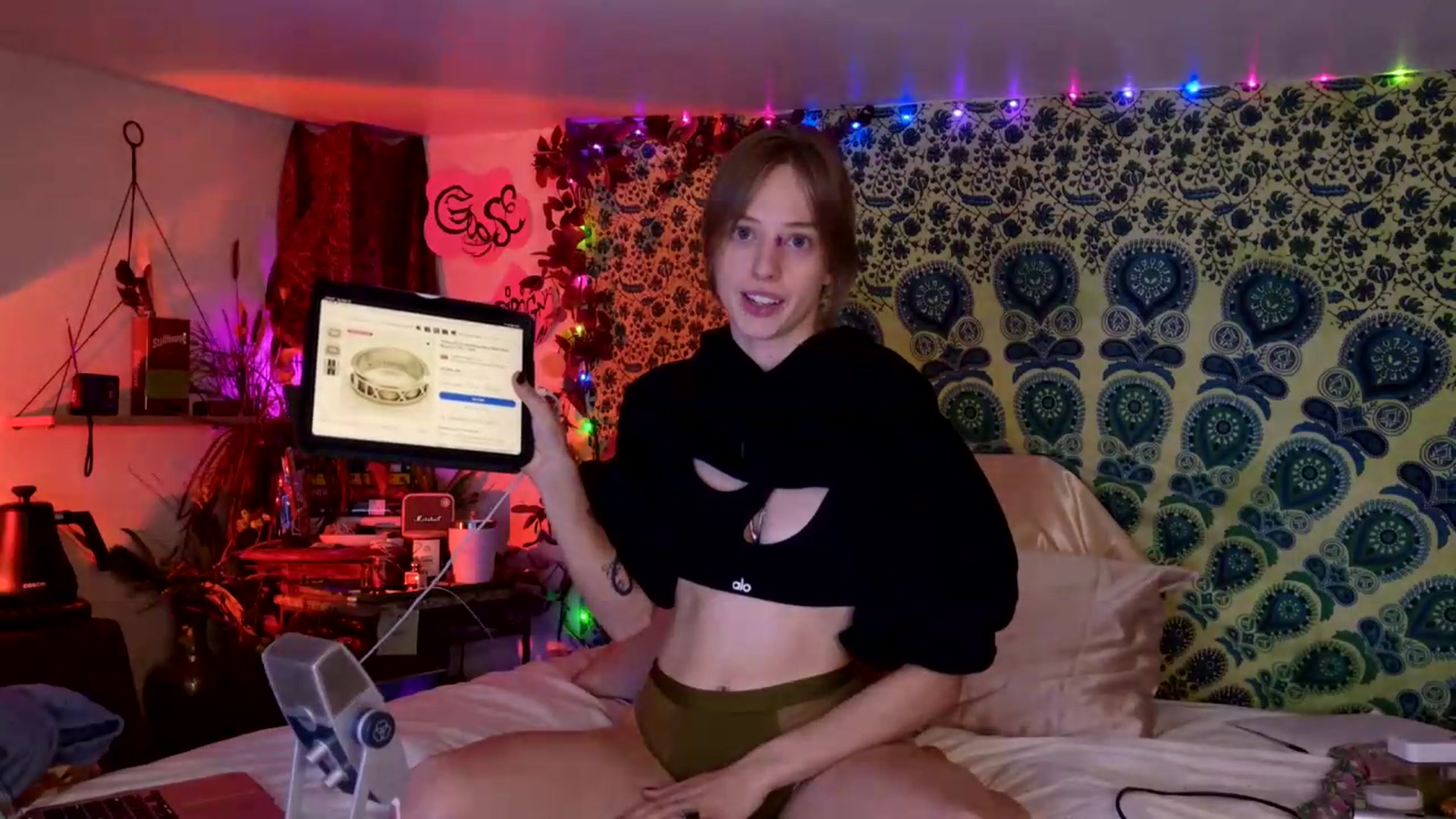 Gallery image thumbnail from ellispierce's myfreecams stream on, 05/19/2026, 10:03 image 12 of 20