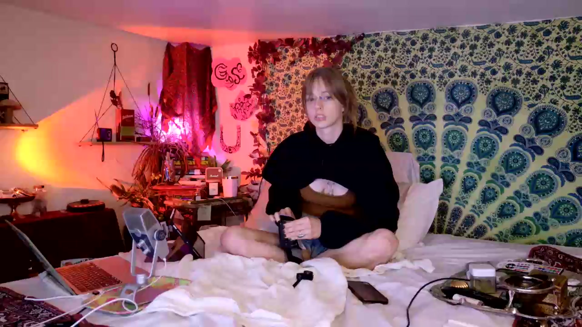 Gallery image thumbnail from ellispierce's myfreecams stream on, 05/21/2026, 07:33 image 11 of 20