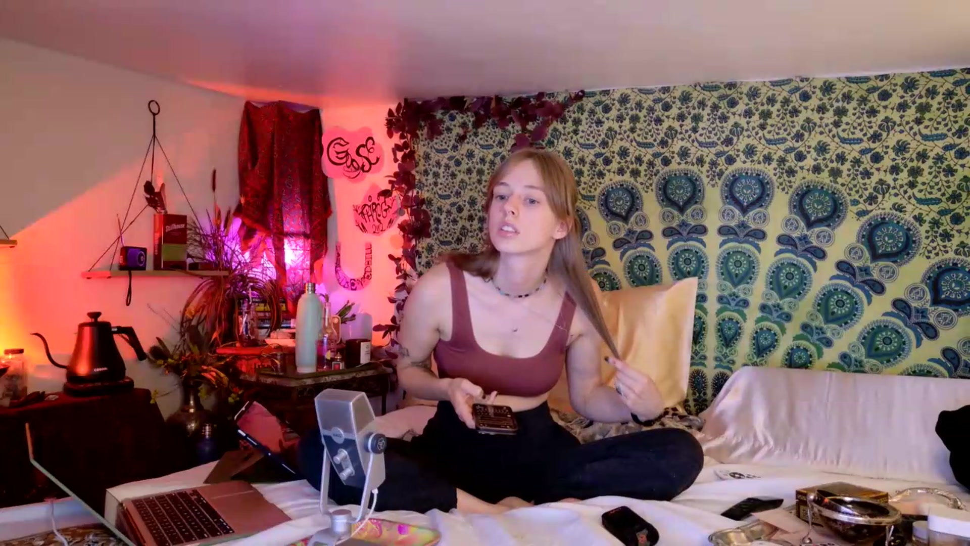Gallery image thumbnail from ellispierce's myfreecams stream on, 05/28/2026, 08:05 image 5 of 20