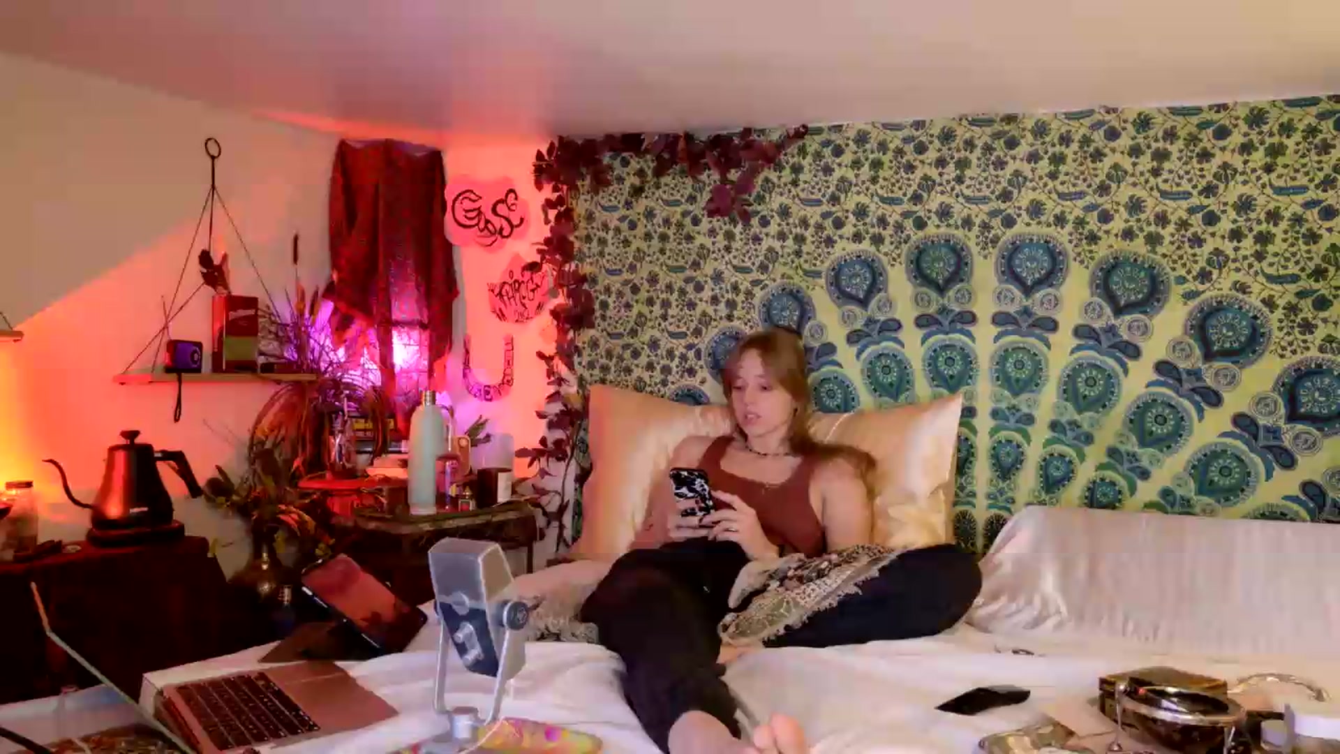 Gallery image thumbnail from ellispierce's myfreecams stream on, 05/28/2026, 08:05 image 1 of 20