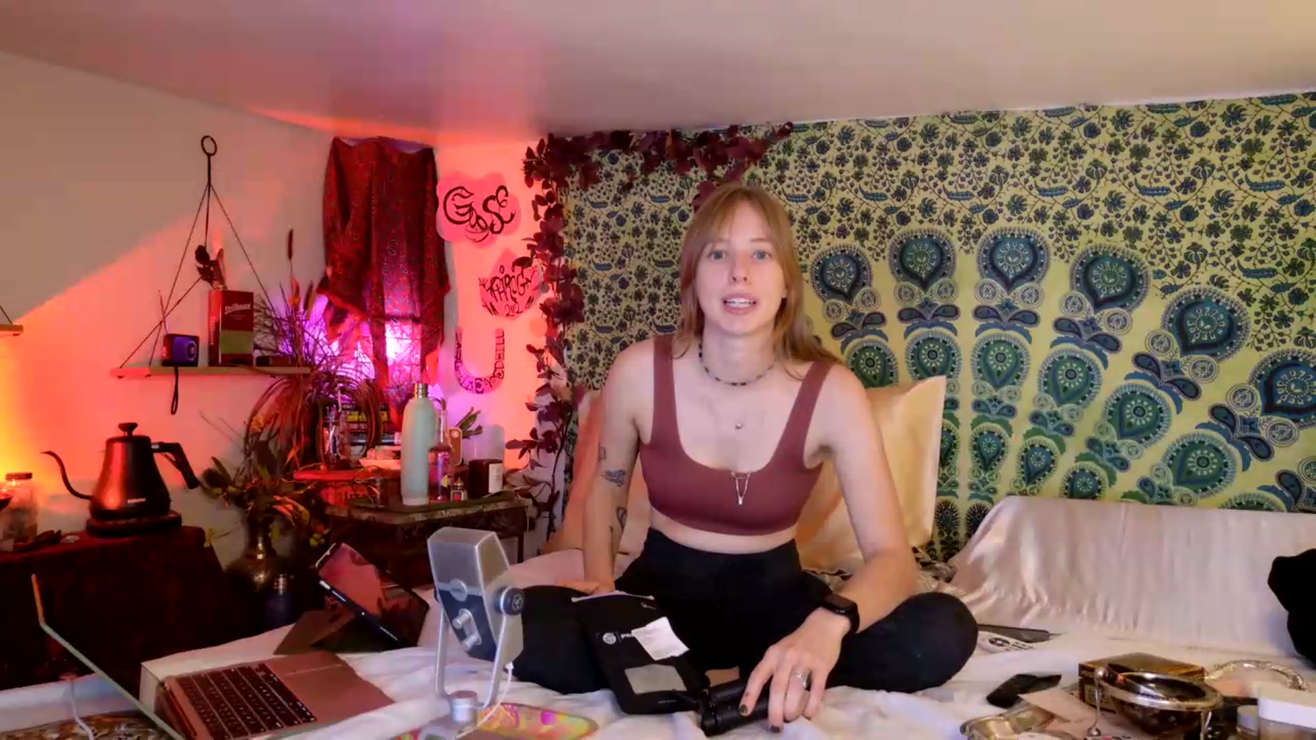 Gallery image thumbnail from ellispierce's myfreecams stream on, 05/28/2026, 08:05 image 3 of 20