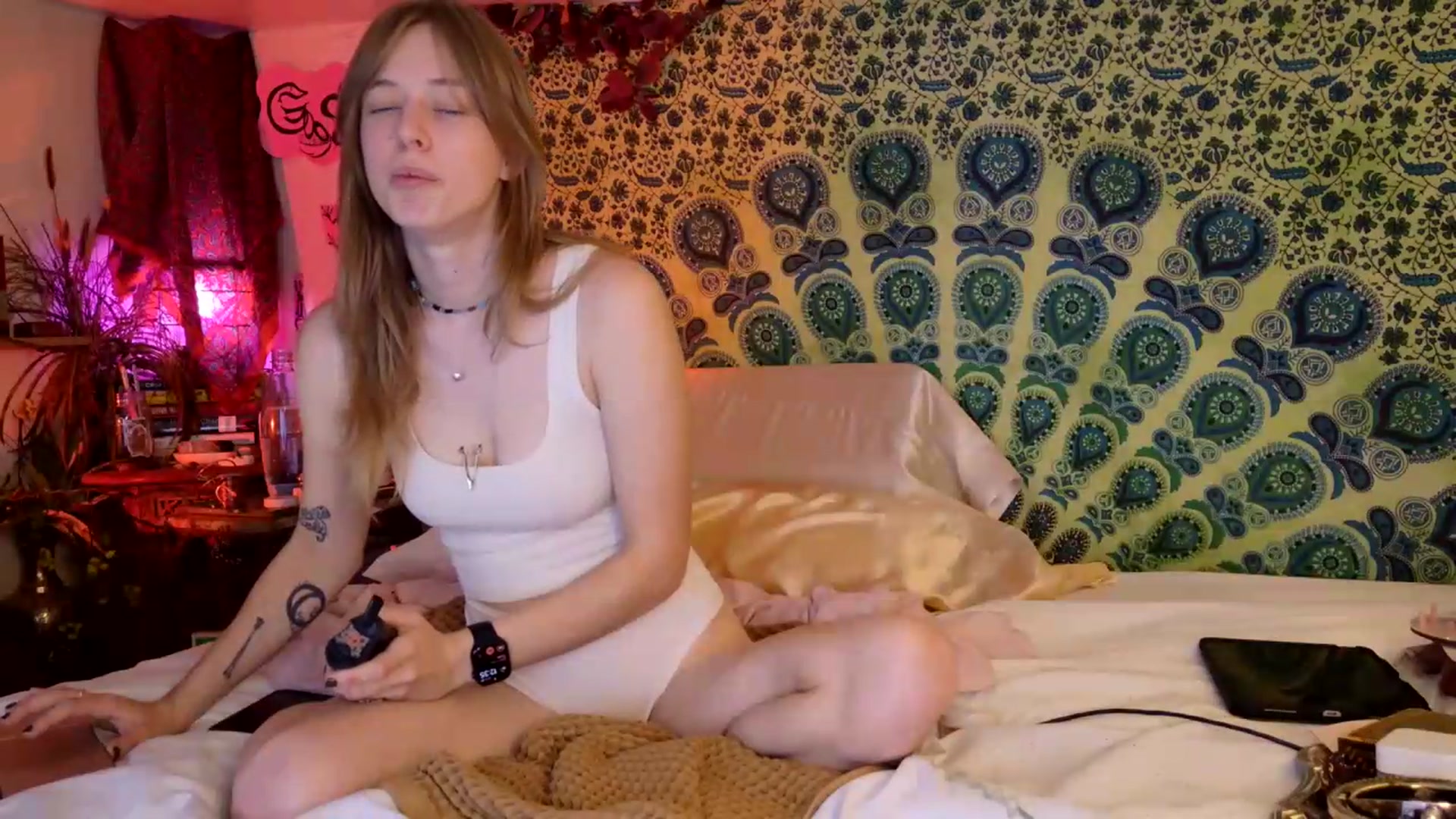 Gallery image thumbnail from ellispierce's myfreecams stream on, 05/31/2026, 09:28 image 10 of 20