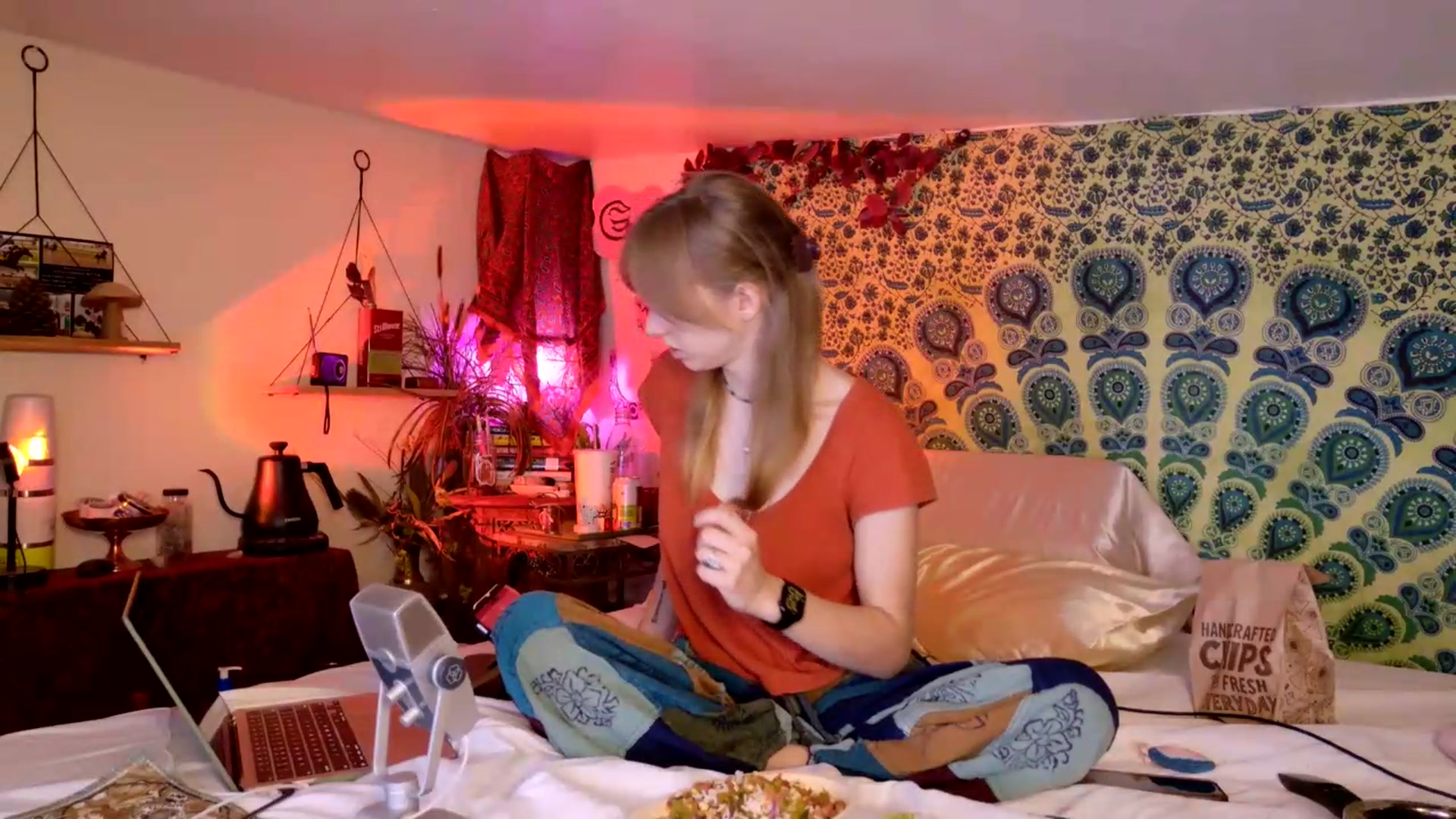 Gallery image thumbnail from ellispierce's myfreecams stream on, 06/01/2026, 07:19 image 4 of 20