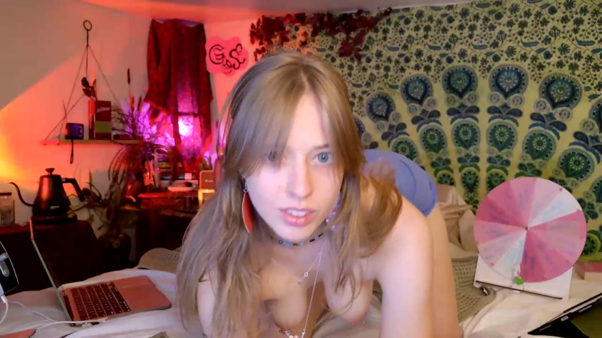 Gallery image thumbnail from ellispierce's myfreecams stream on, 06/05/2026, 10:07 image 5 of 20