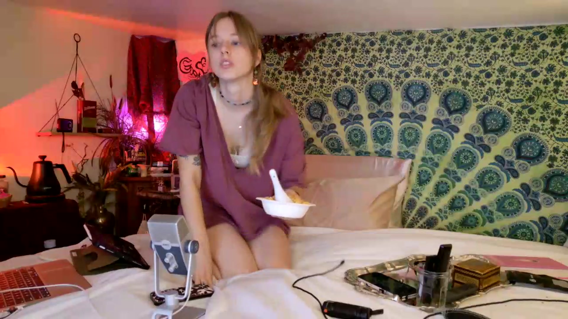 Gallery image thumbnail from ellispierce's myfreecams stream on, 06/11/2026, 09:27 image 16 of 20