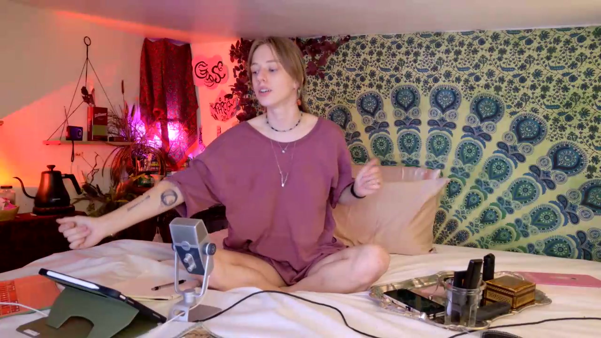 Gallery image thumbnail from ellispierce's myfreecams stream on, 06/11/2026, 09:27 image 8 of 20