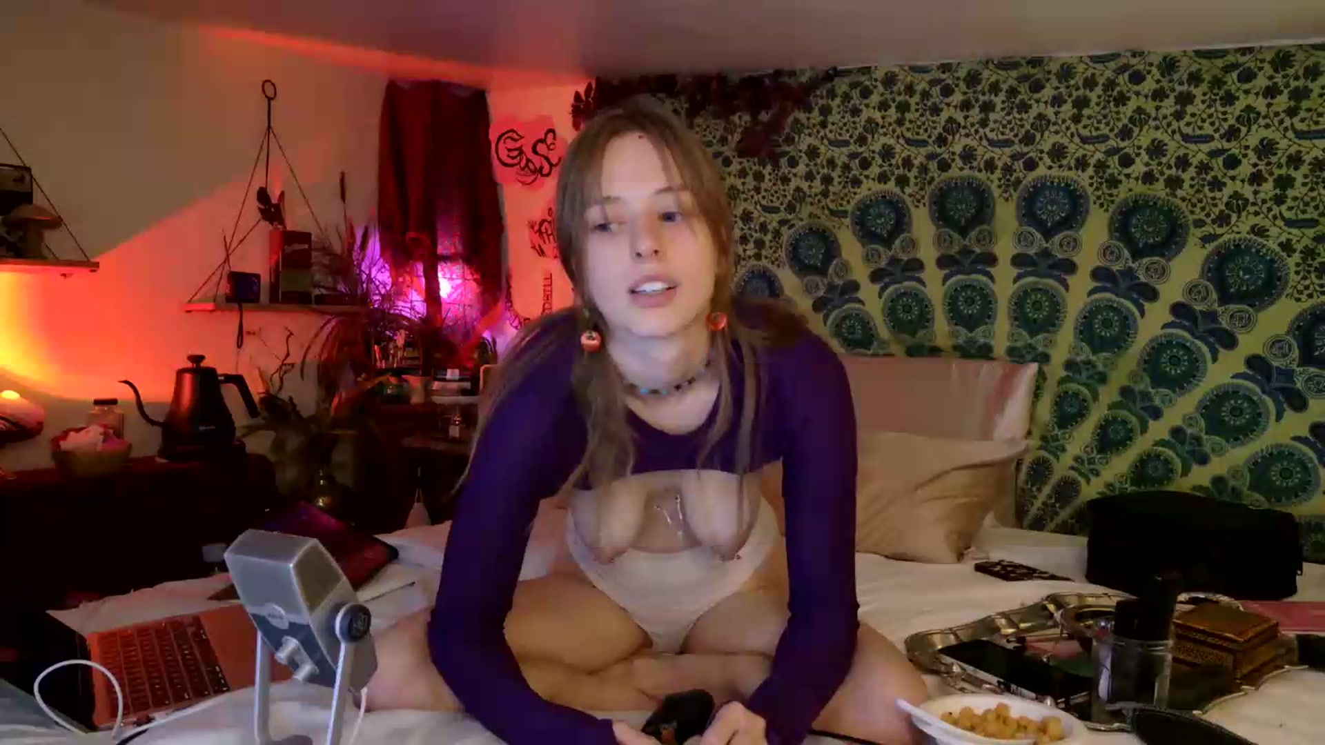 Gallery image thumbnail from ellispierce's myfreecams stream on, 06/11/2026, 10:10 image 4 of 20