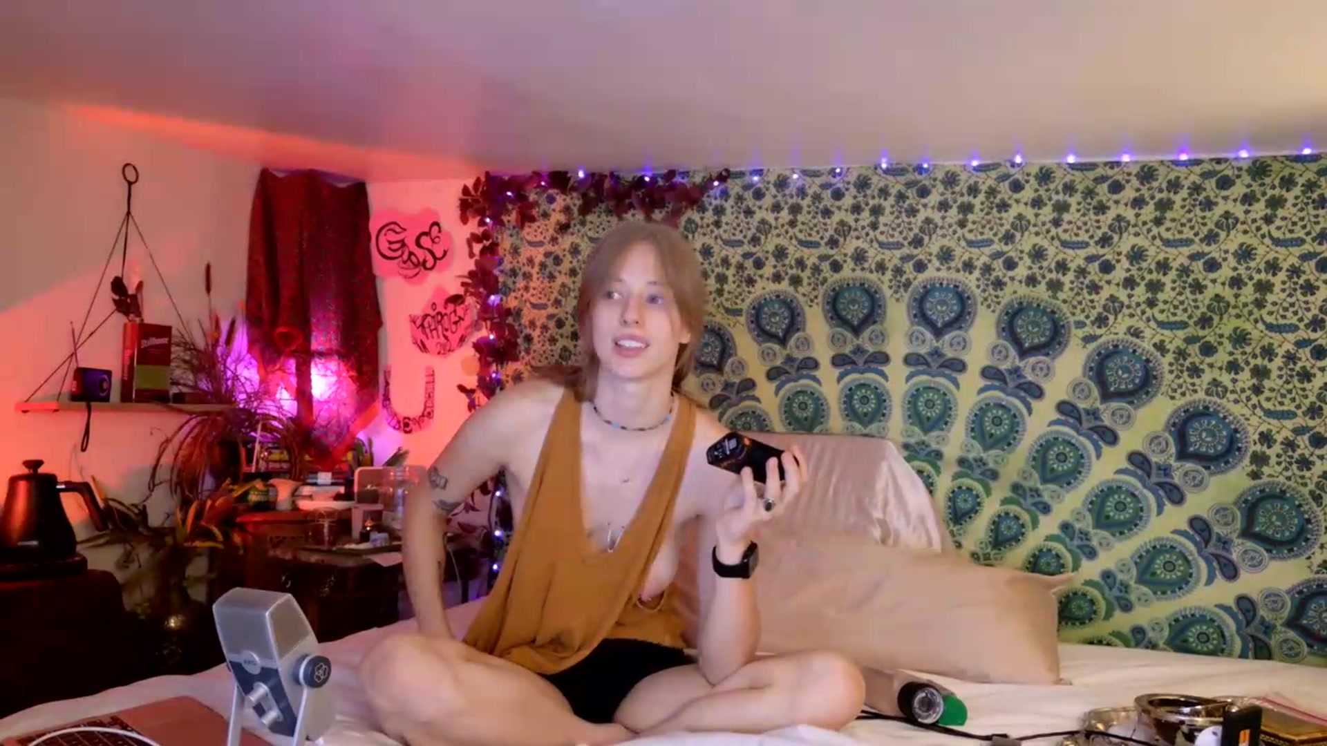 Gallery image thumbnail from ellispierce's myfreecams stream on, 06/13/2026, 08:17 image 4 of 20